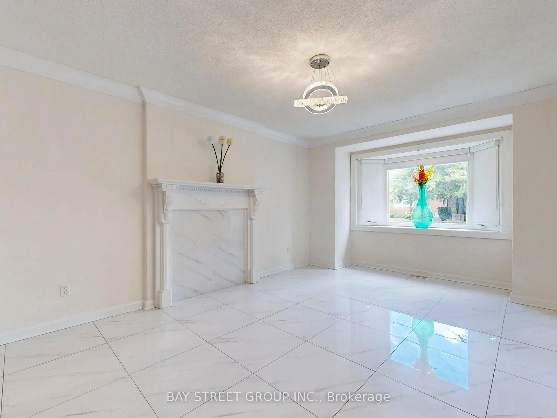 663 Eglinton Avenue E