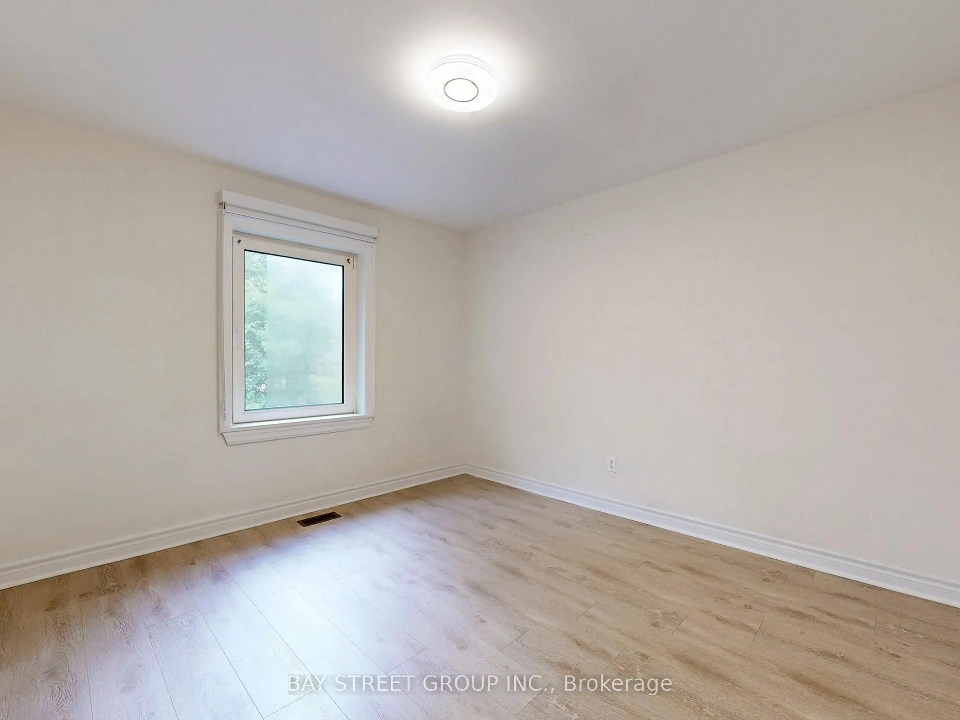 663 Eglinton Avenue E