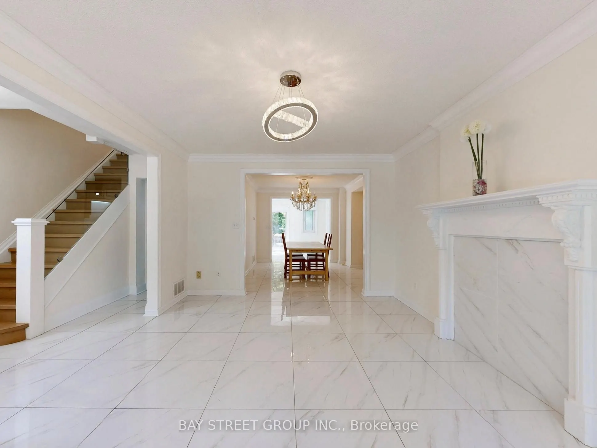 663 Eglinton Avenue E