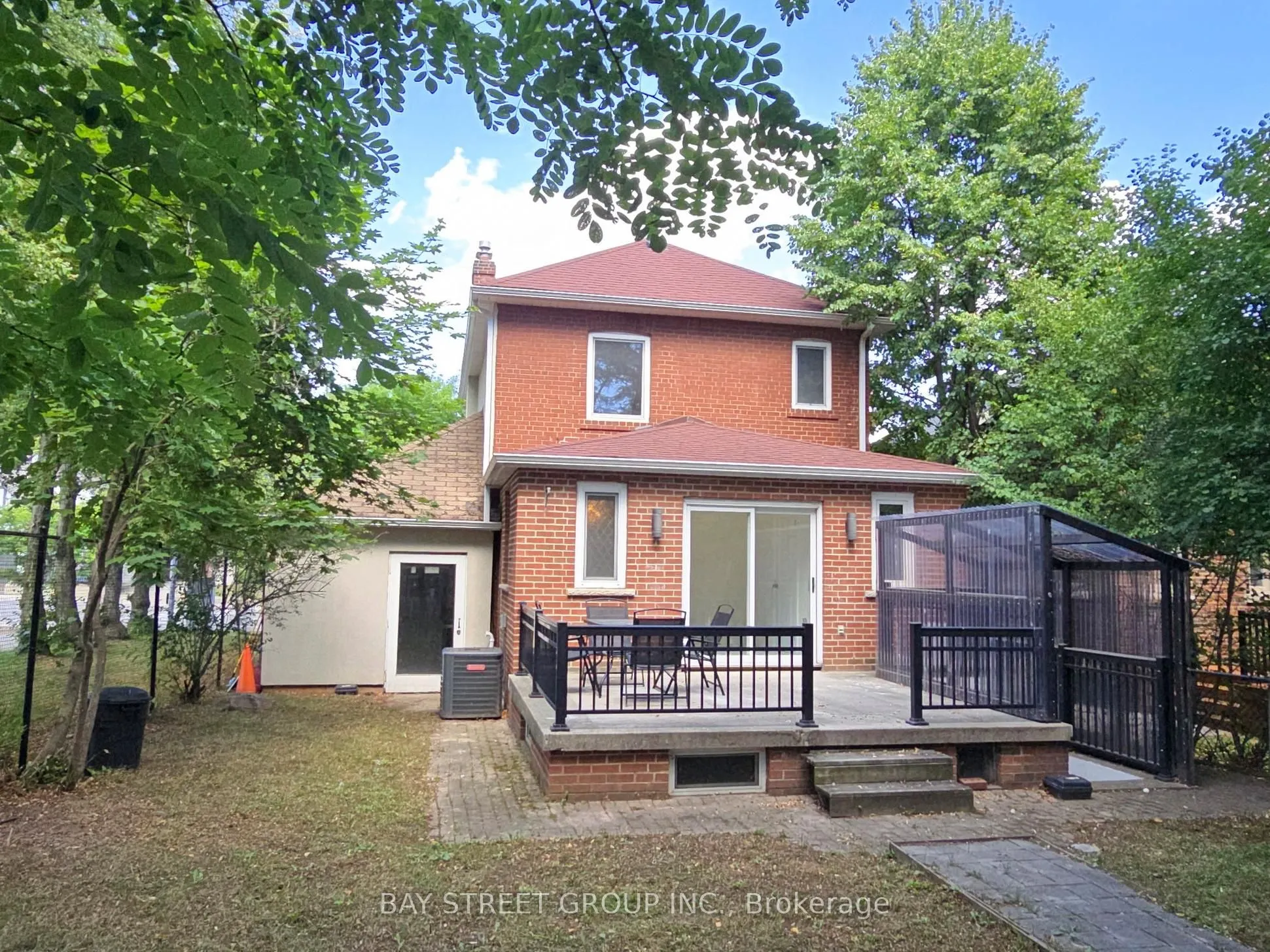 663 Eglinton Avenue E