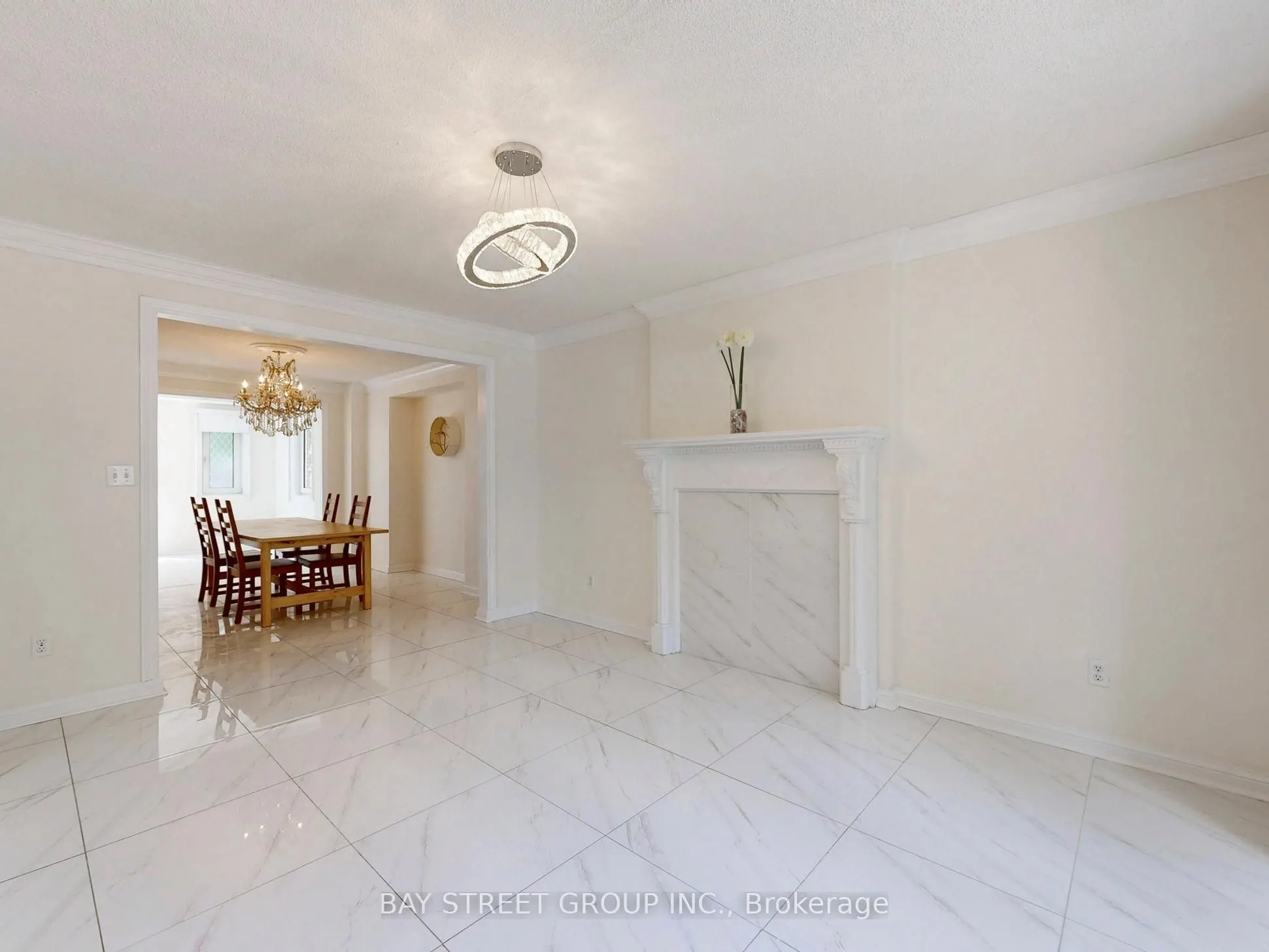 663 Eglinton Avenue E