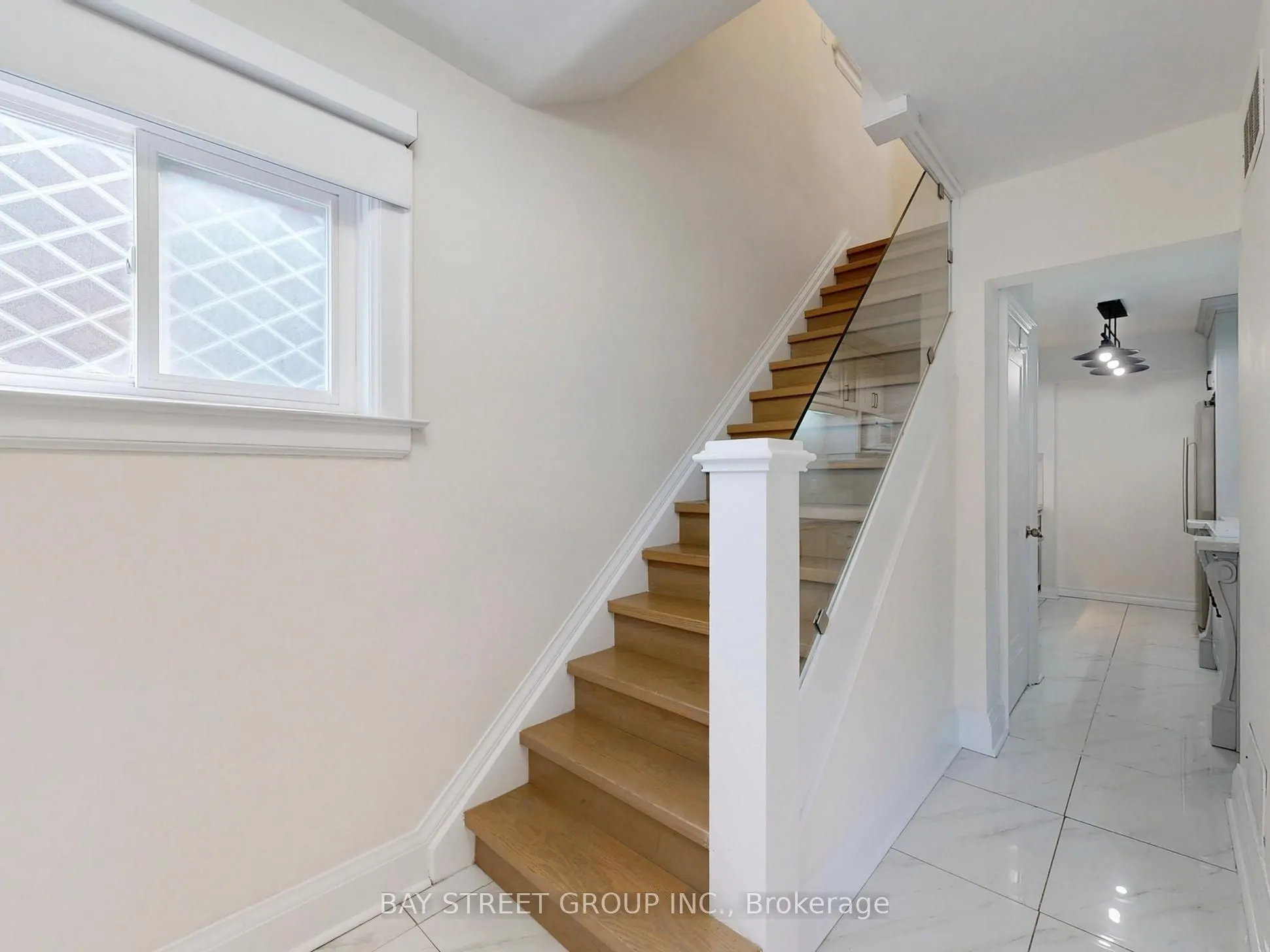 663 Eglinton Avenue E