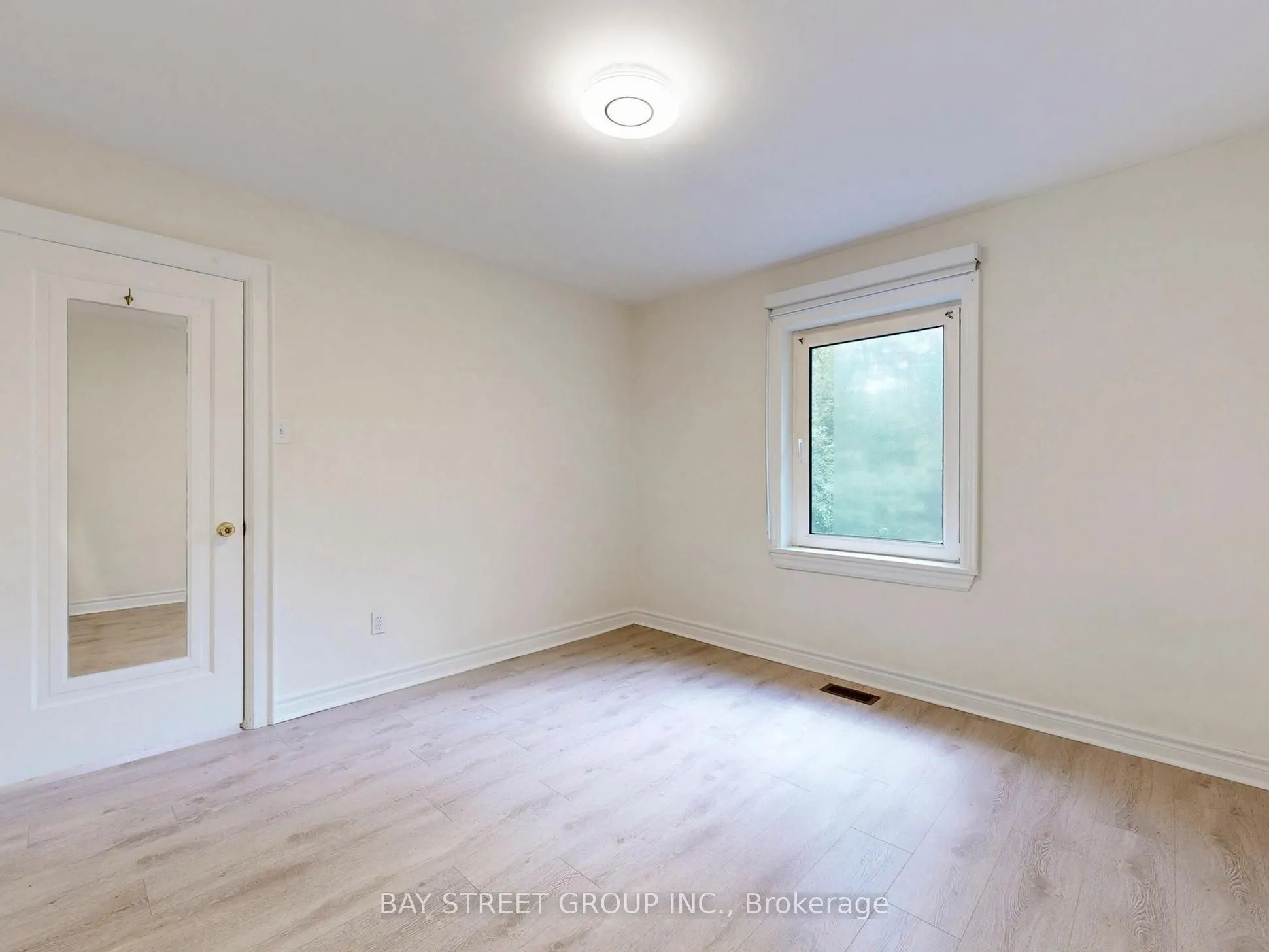 663 Eglinton Avenue E