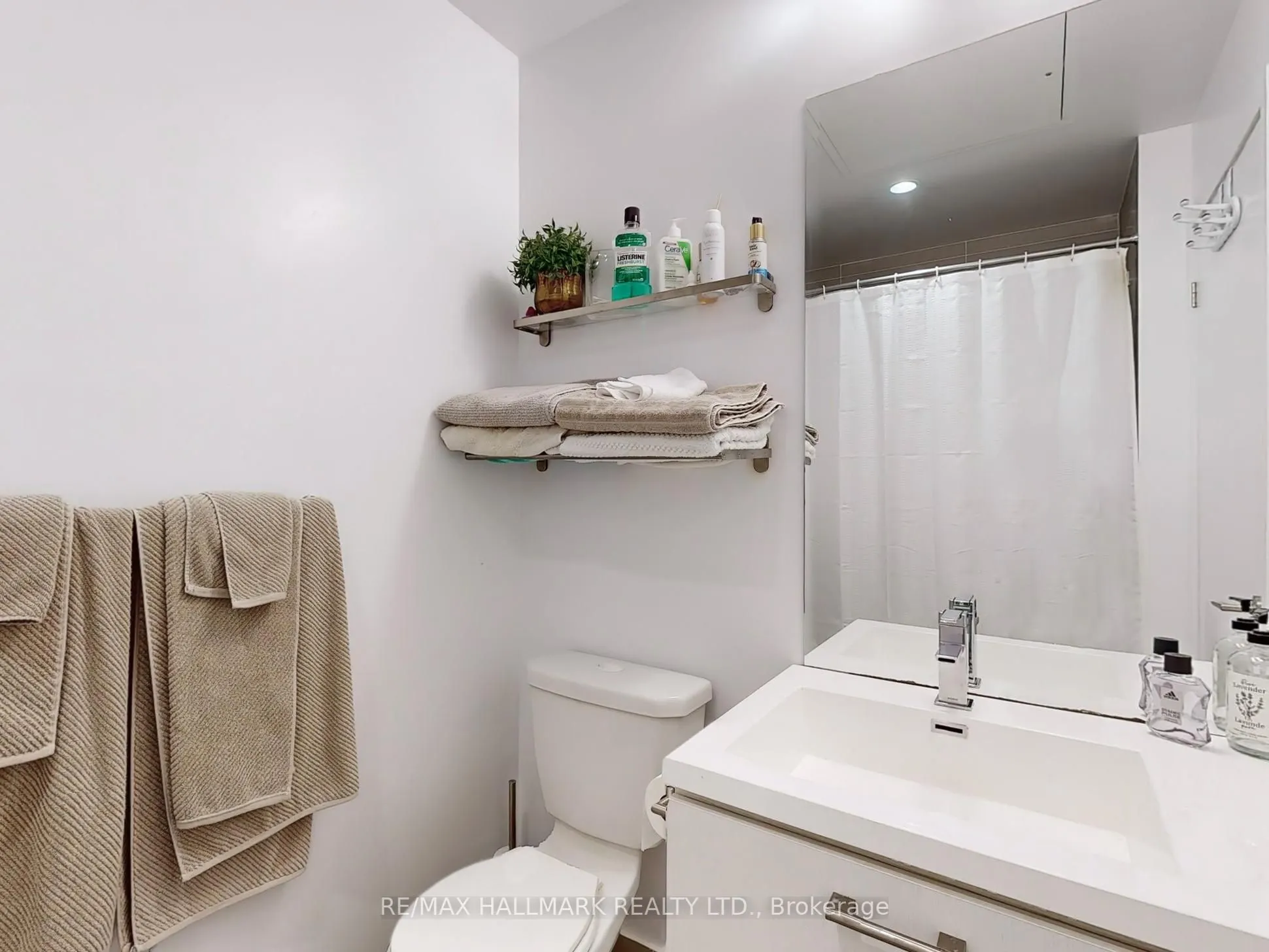 87 Peter Street, #3010