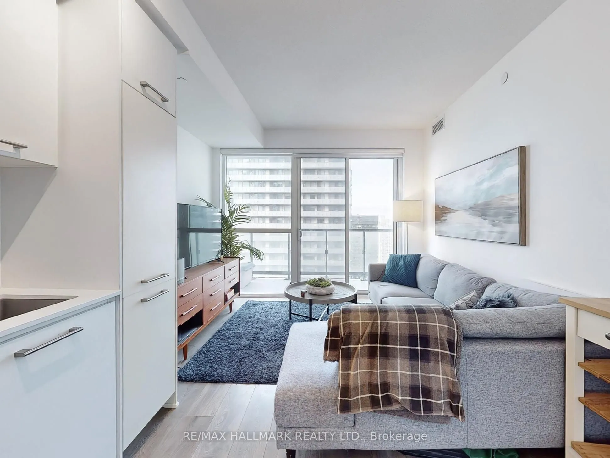 87 Peter Street, #3010