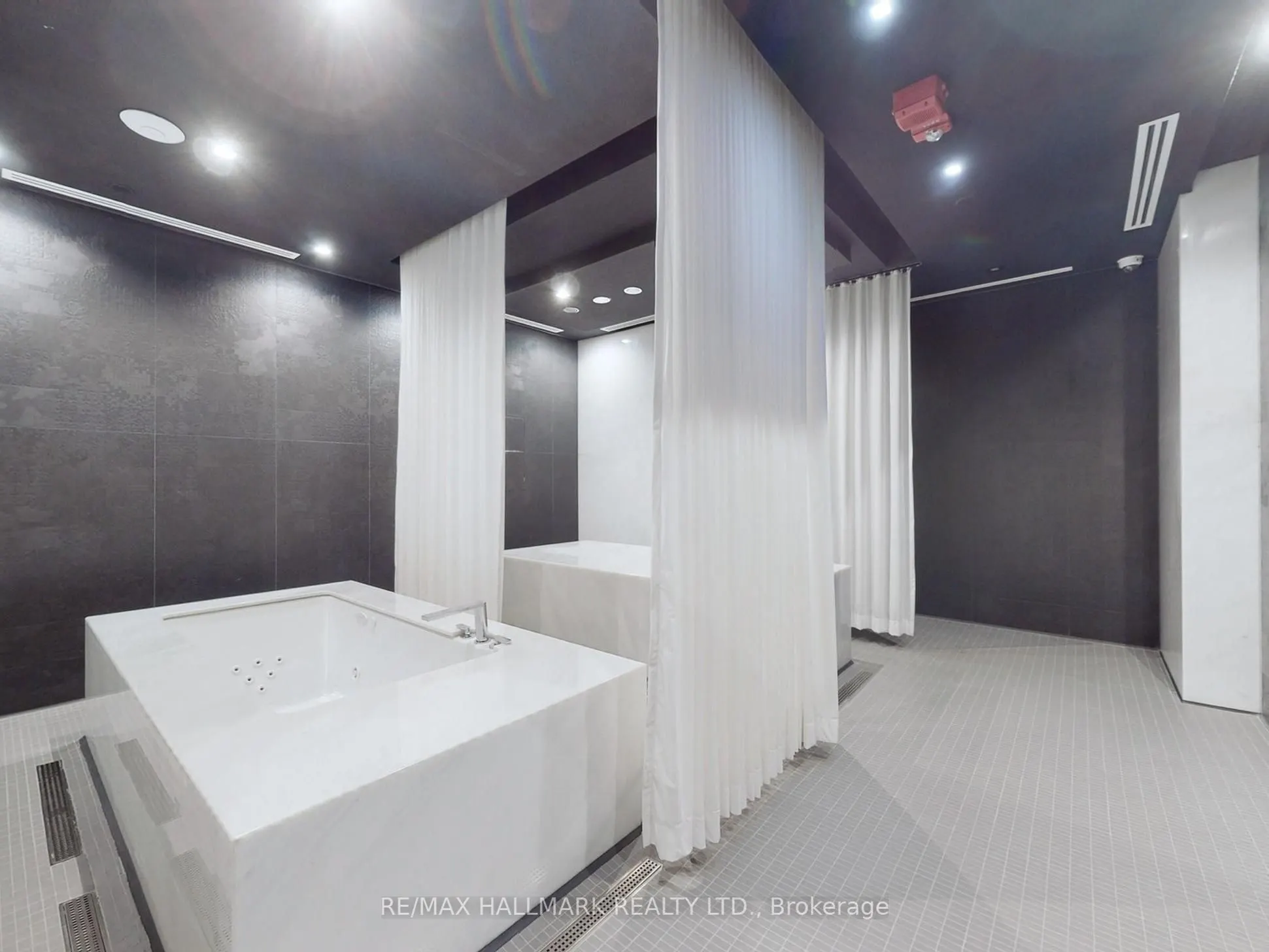 87 Peter Street, #3010