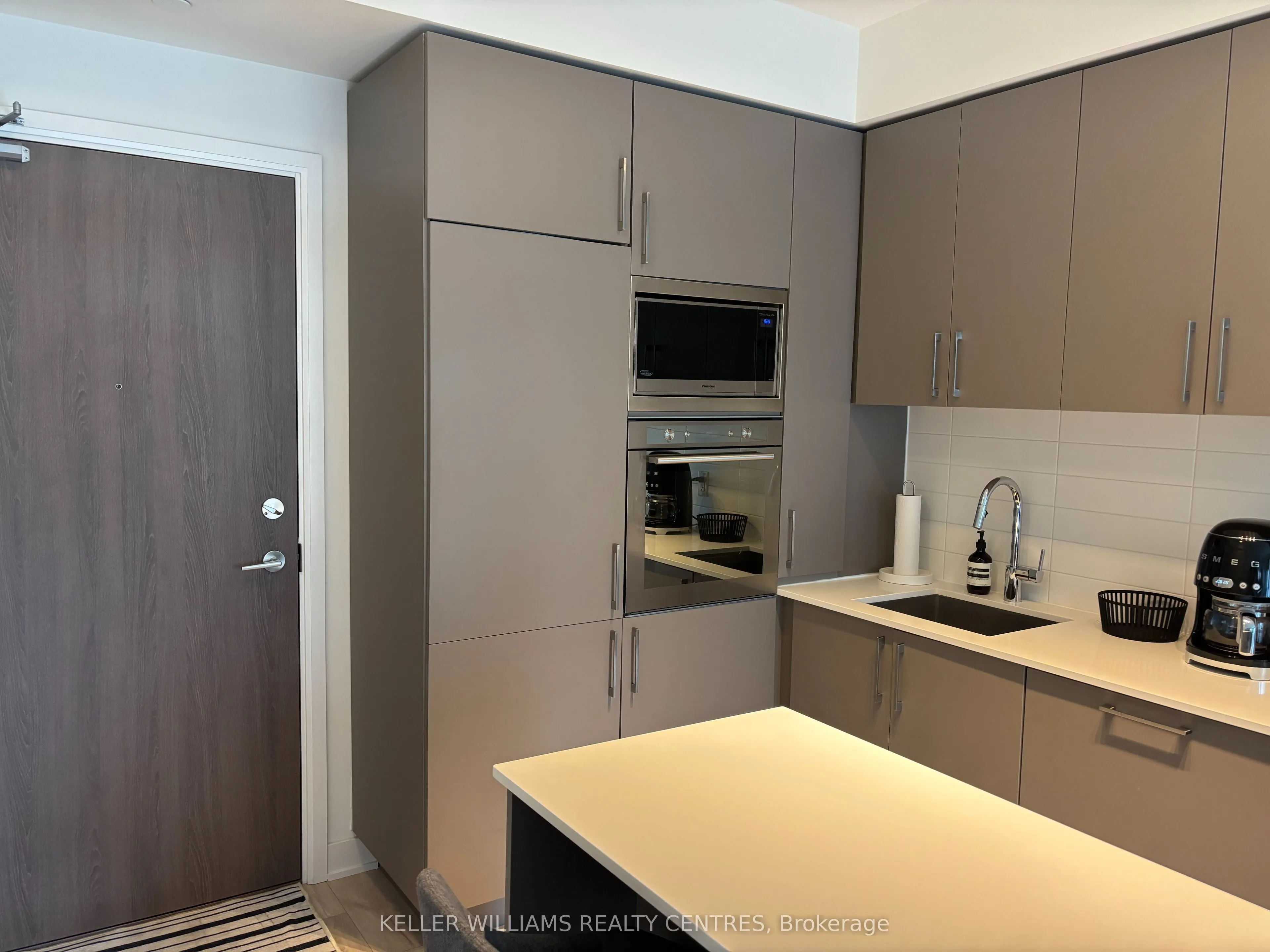576 Front Street W, #1223E