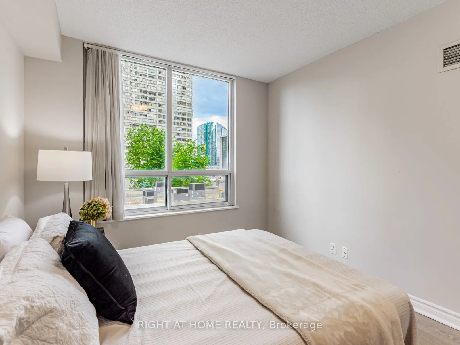 23 Hollywood Avenue, #510