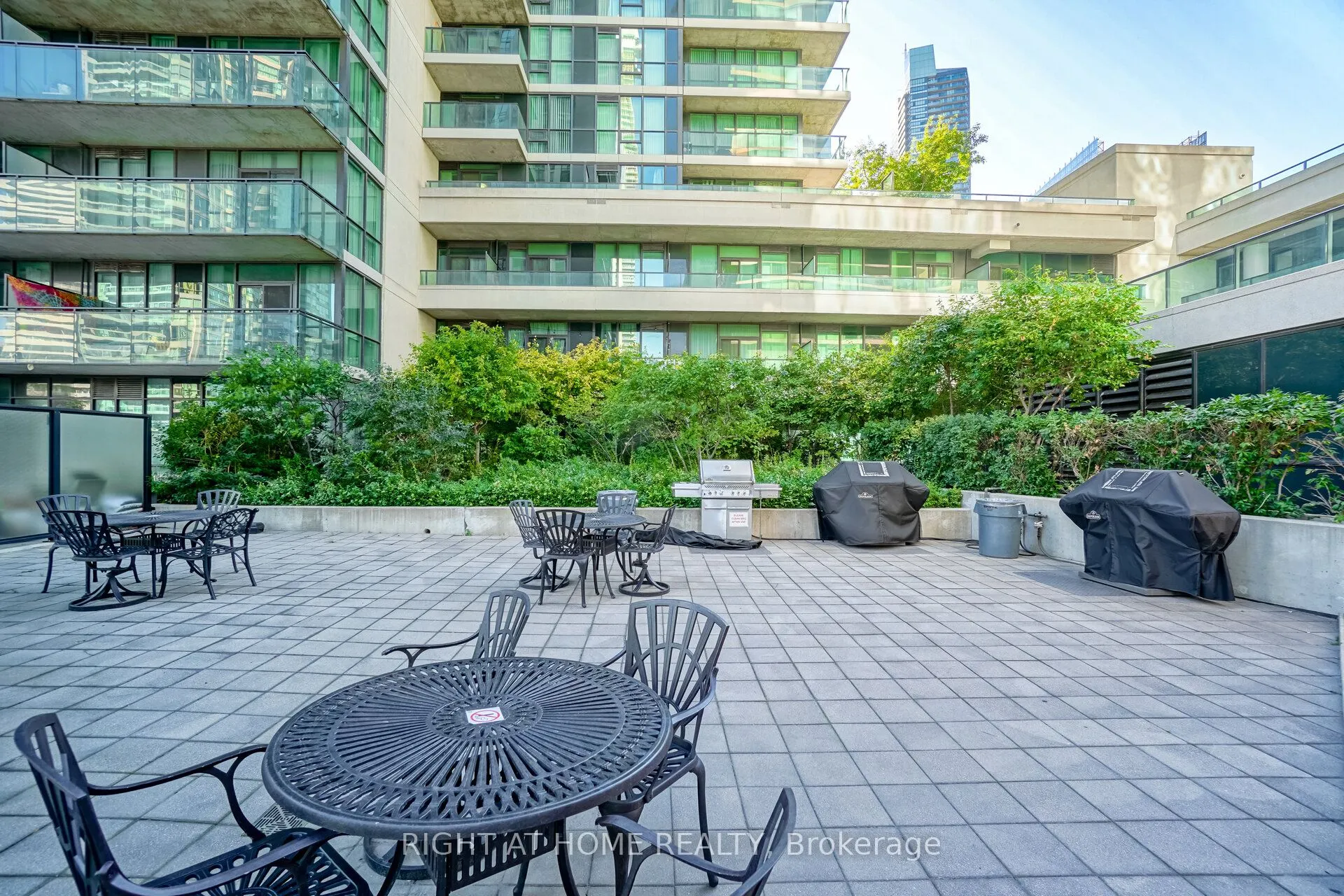 33 Bay Street, #418