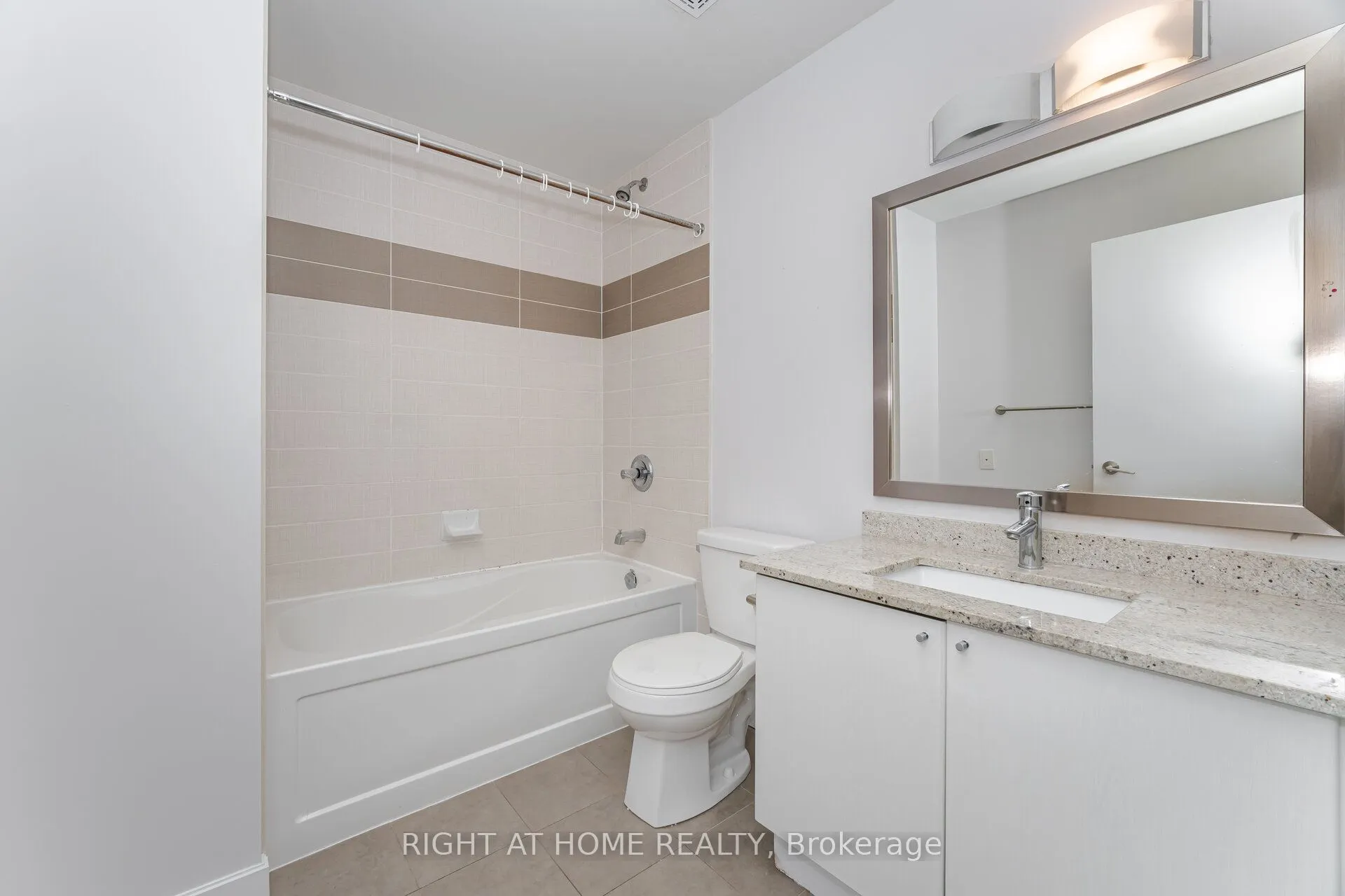 33 Bay Street, #418