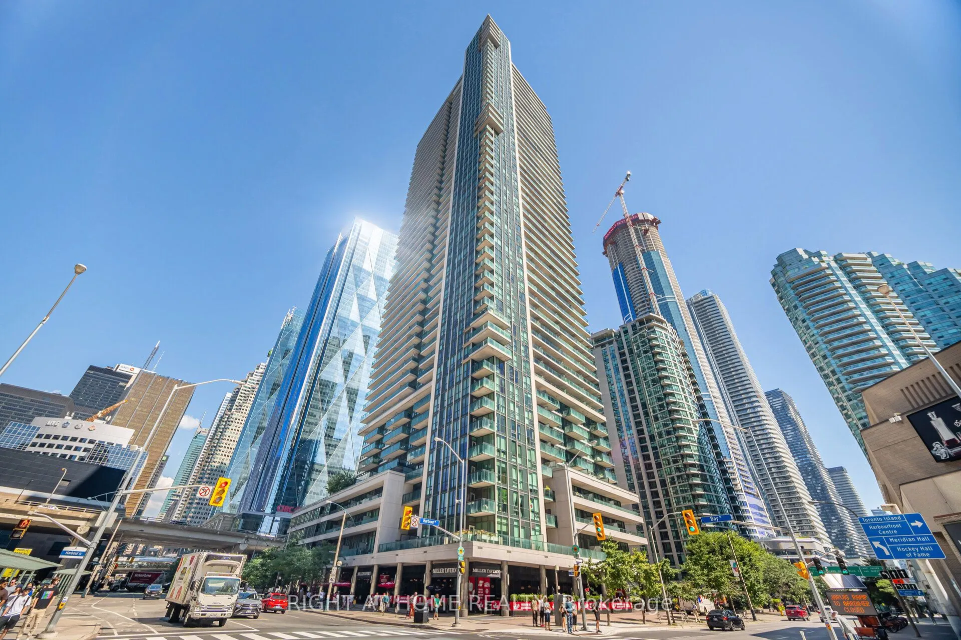 33 Bay Street, #418