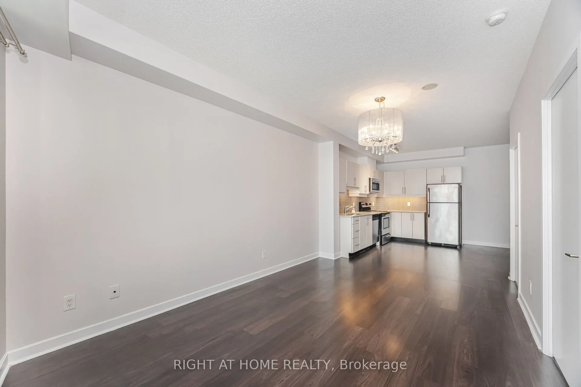 33 Bay Street, #418