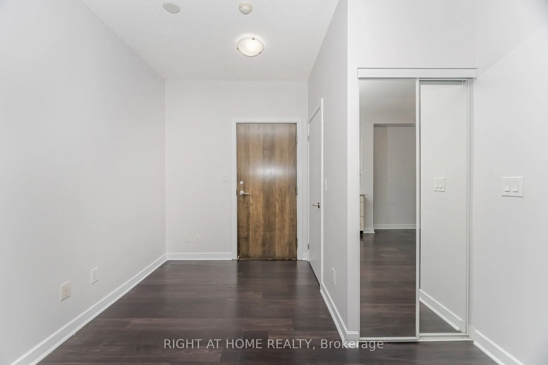 33 Bay Street, #418