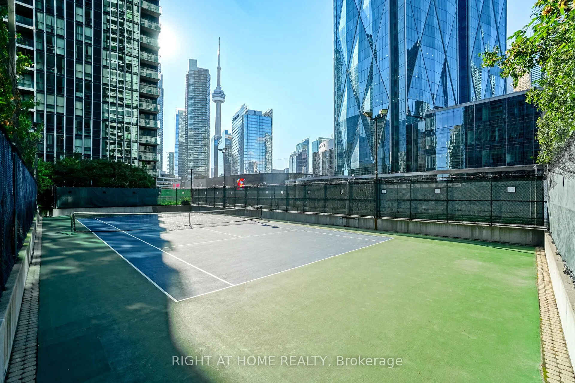 33 Bay Street, #418