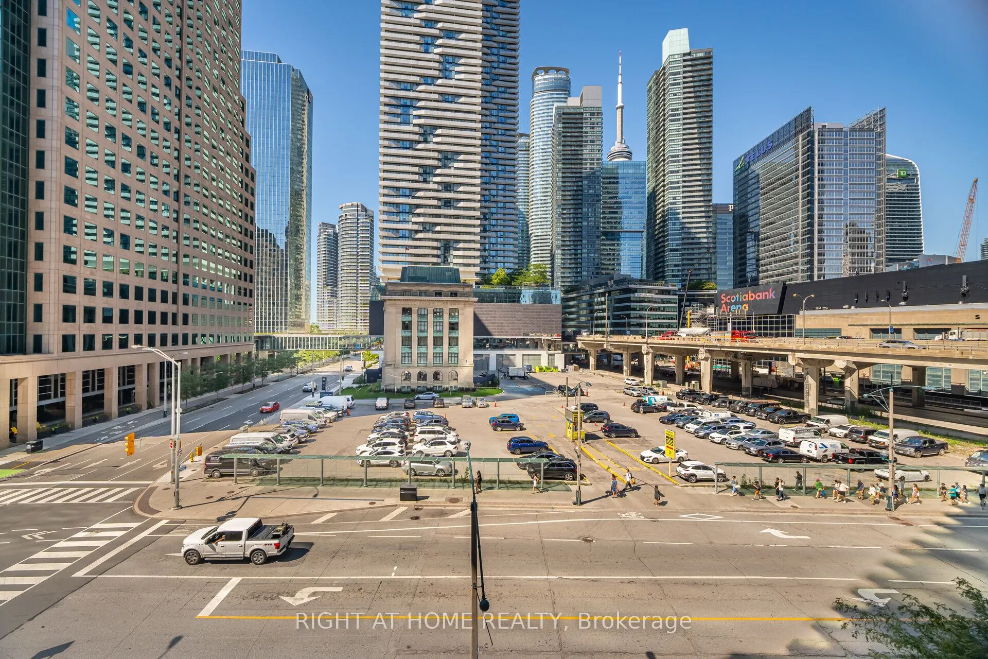 33 Bay Street, #418