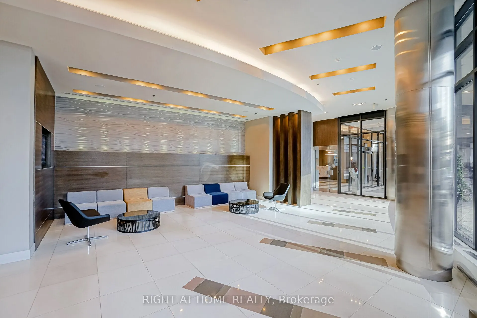33 Bay Street, #418