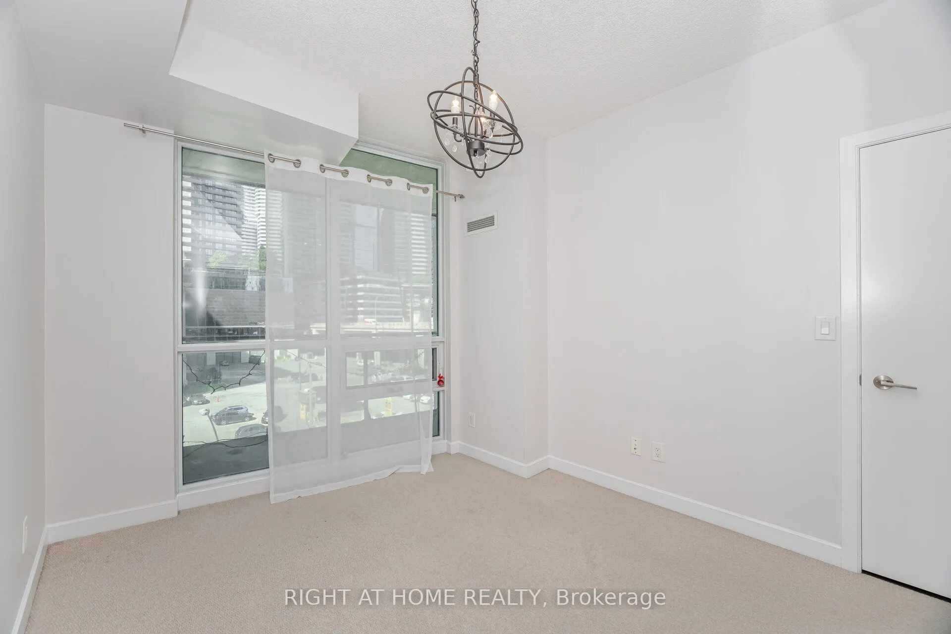 33 Bay Street, #418