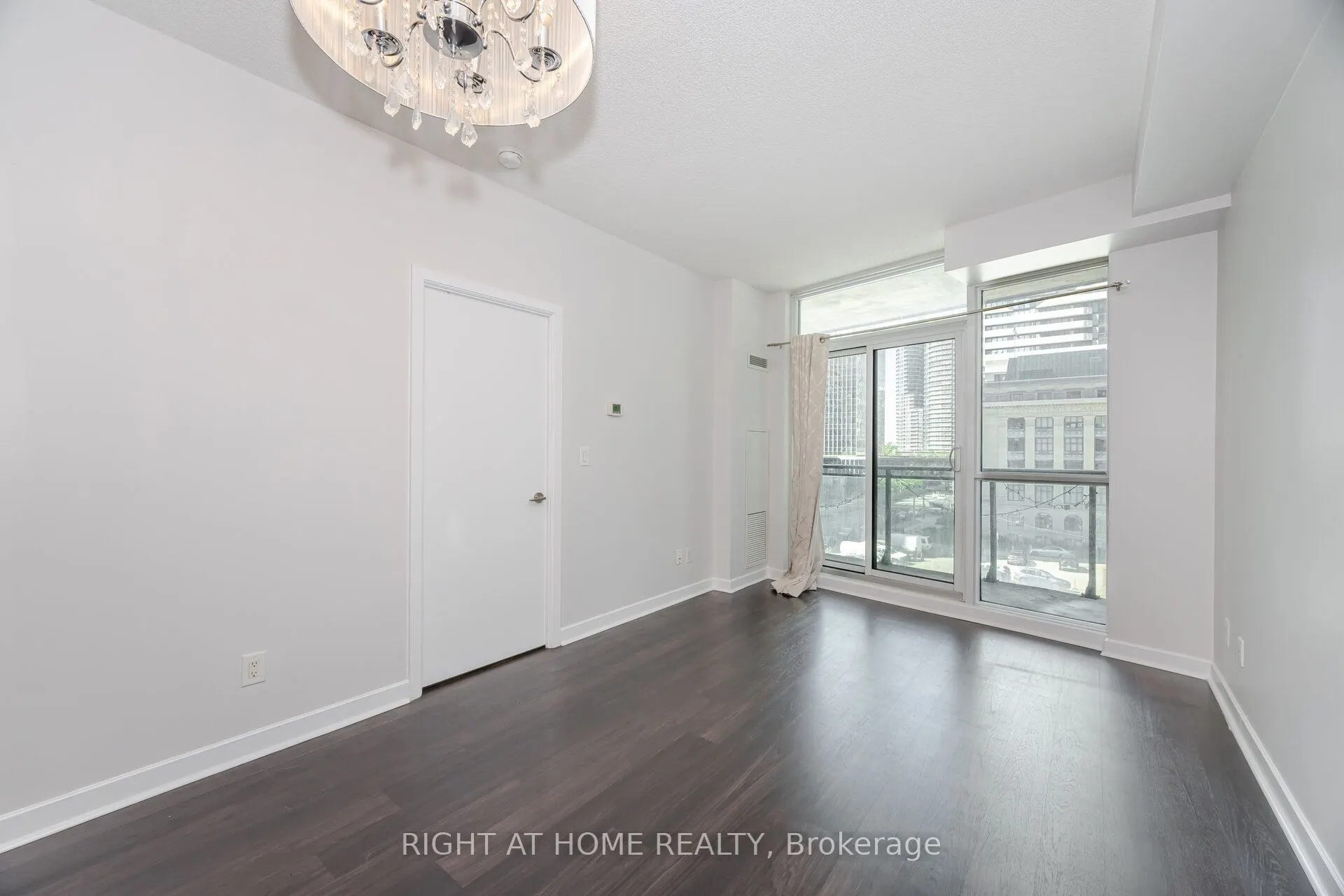 33 Bay Street, #418