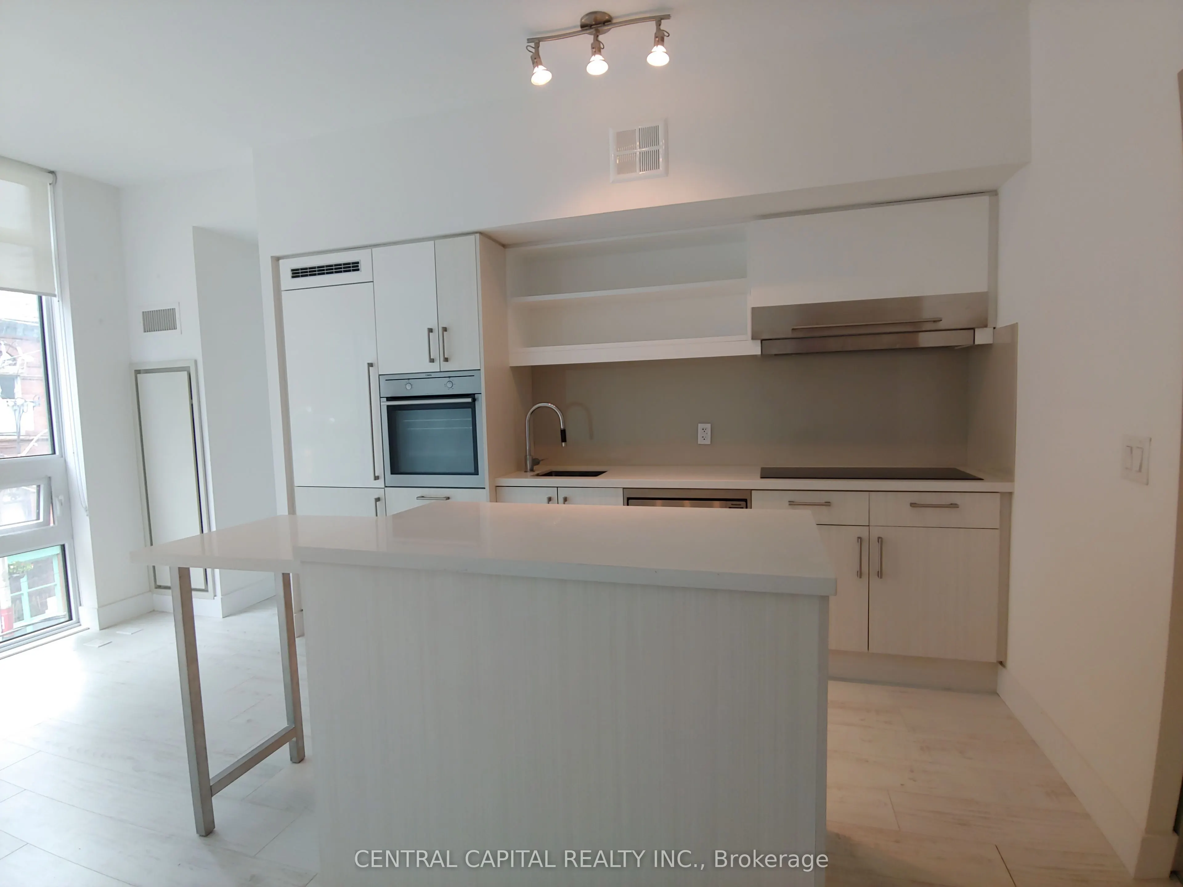 39 Sherbourne Street, #308
