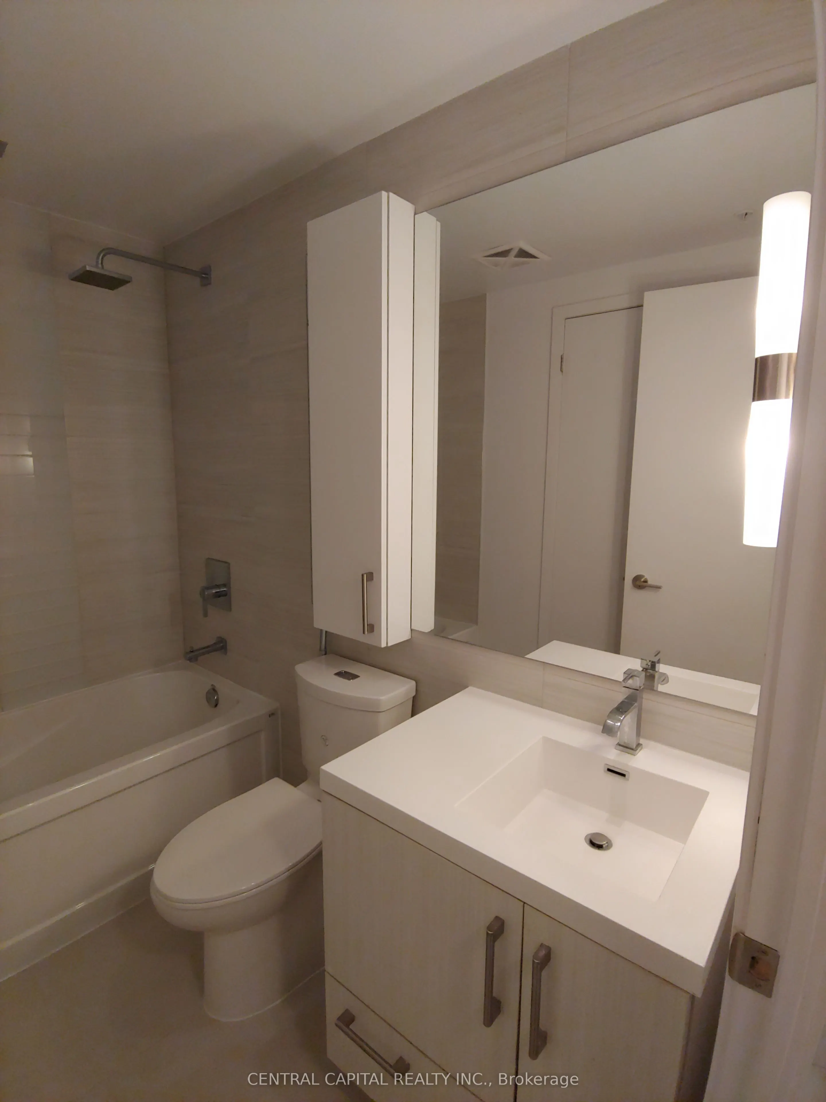 39 Sherbourne Street, #308