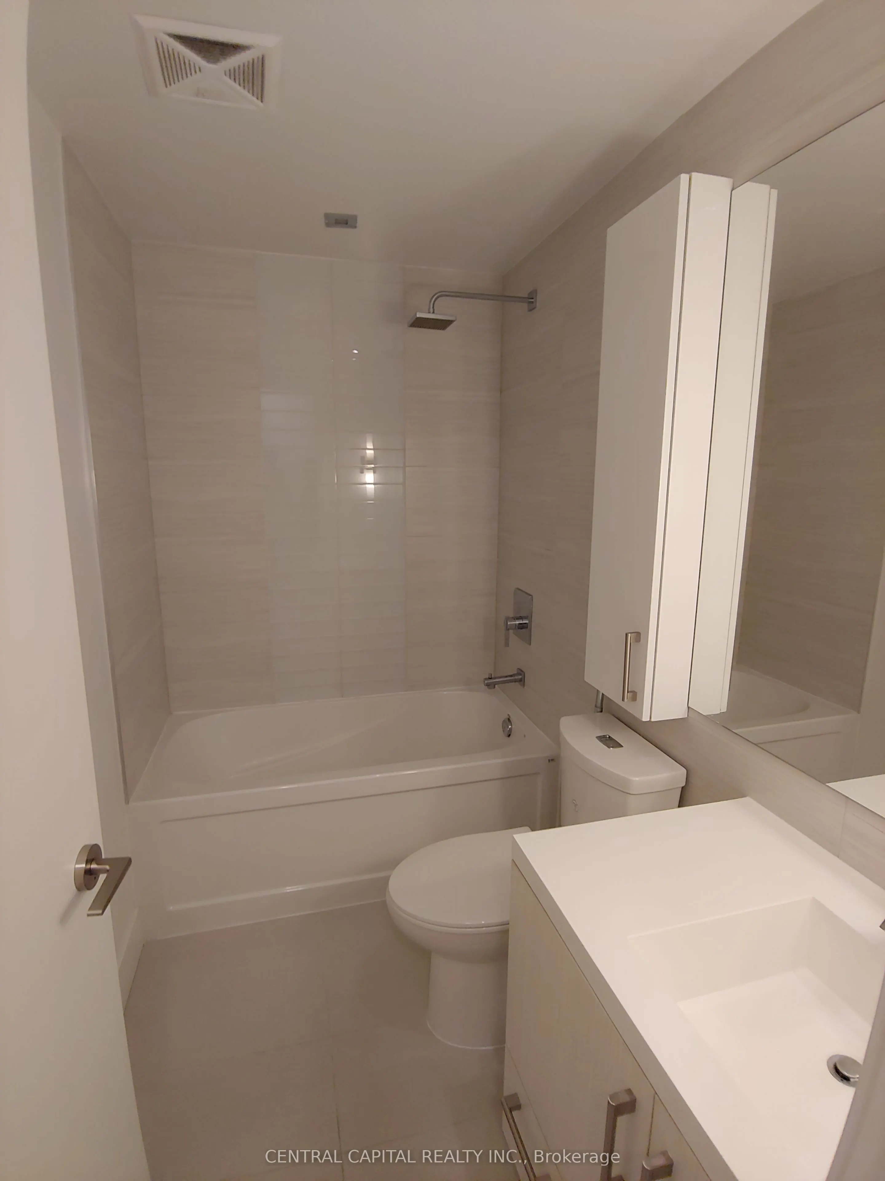 39 Sherbourne Street, #308