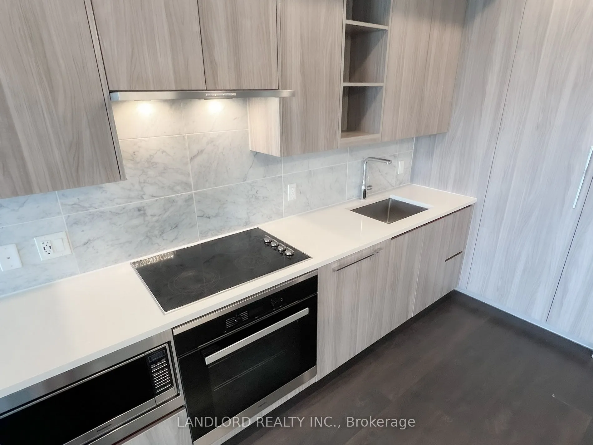 85 Mcmahon Drive, #3707