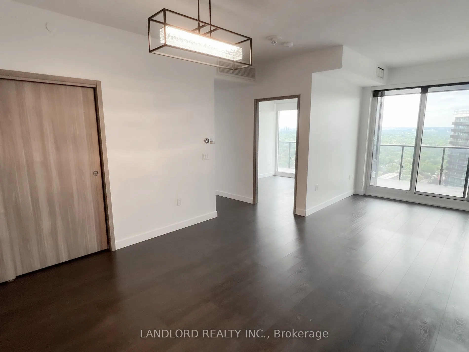 85 Mcmahon Drive, #3707