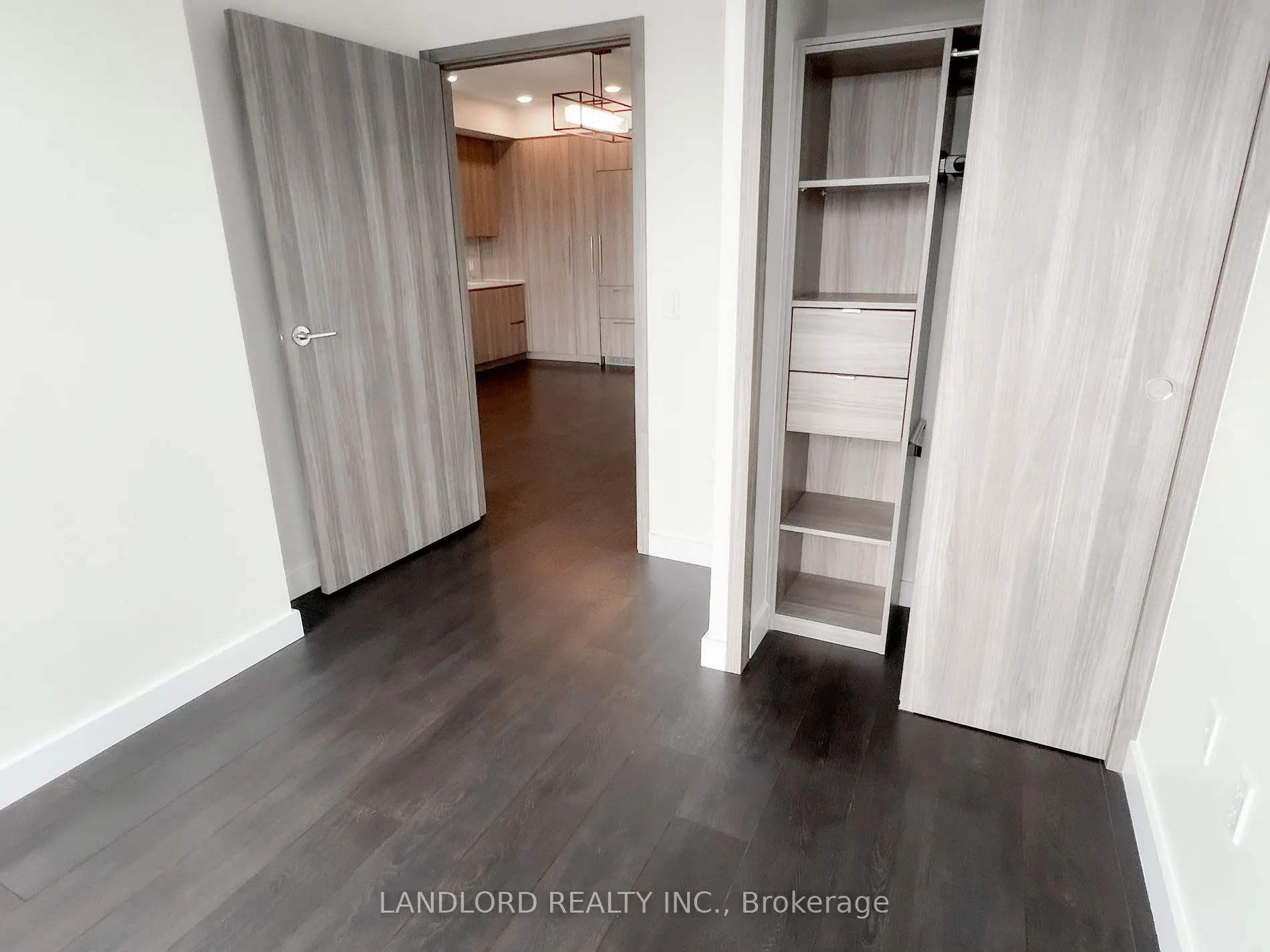 85 Mcmahon Drive, #3707