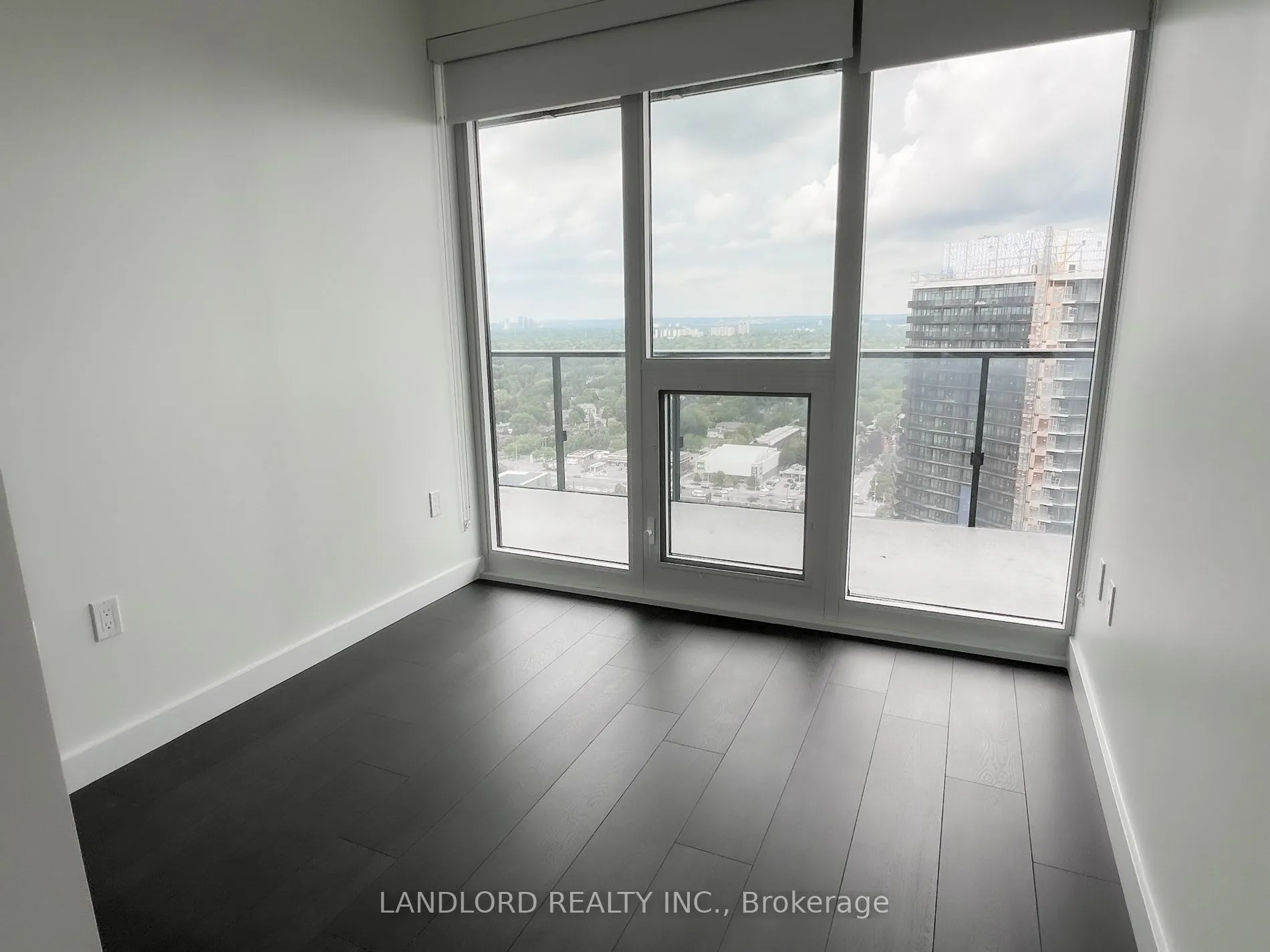 85 Mcmahon Drive, #3707