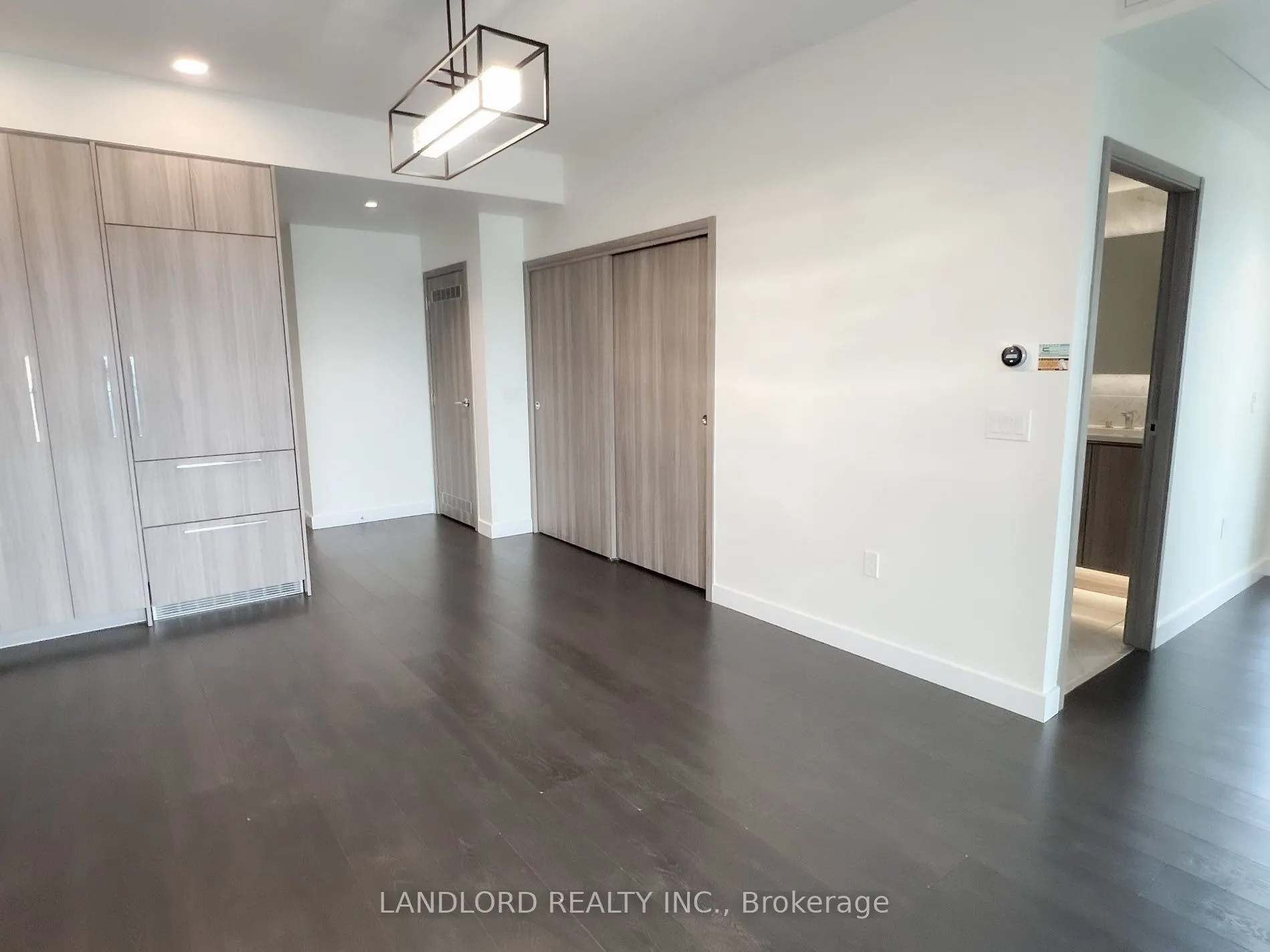 85 Mcmahon Drive, #3707
