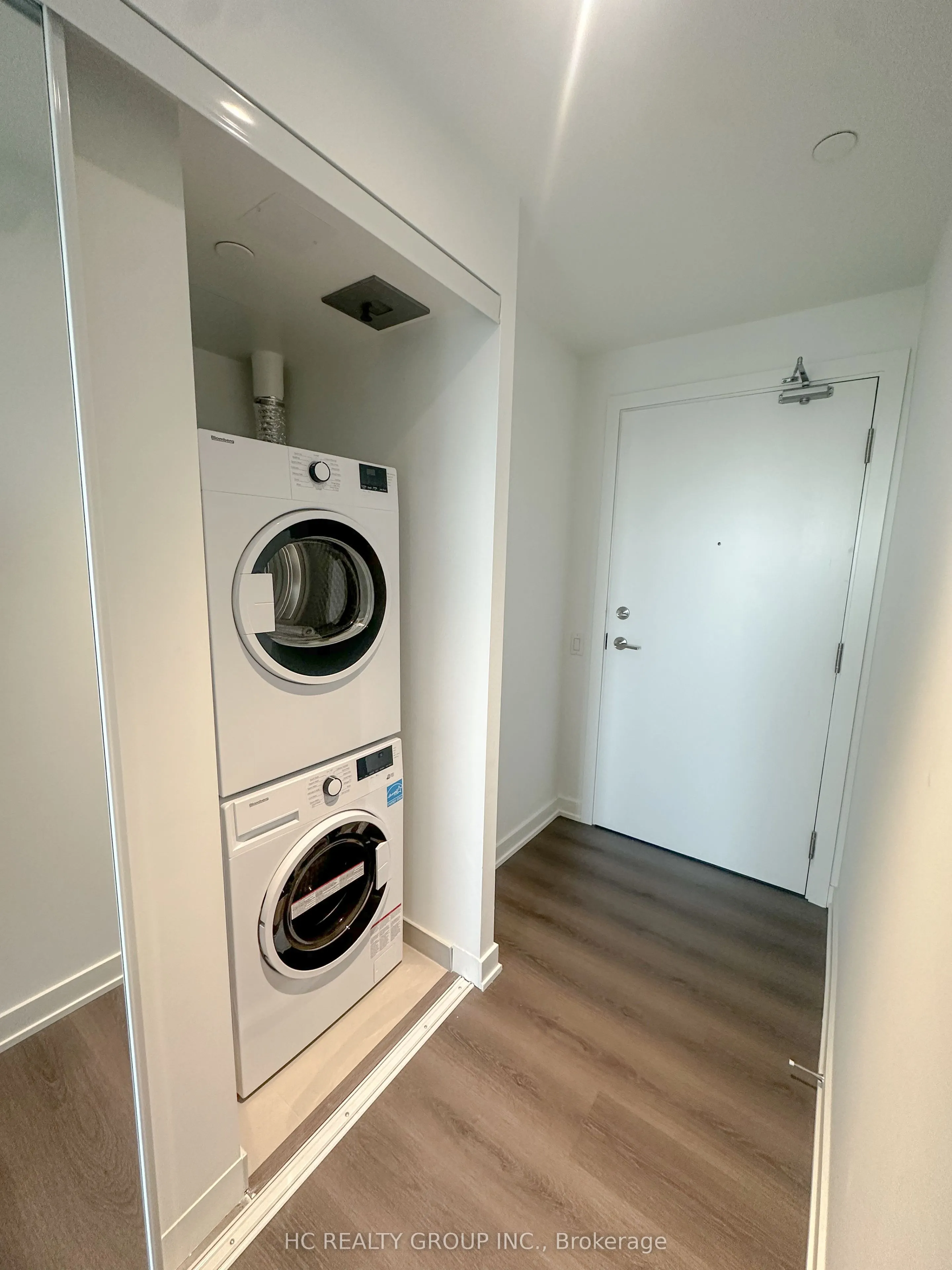8 Wellesley Street W, #5903