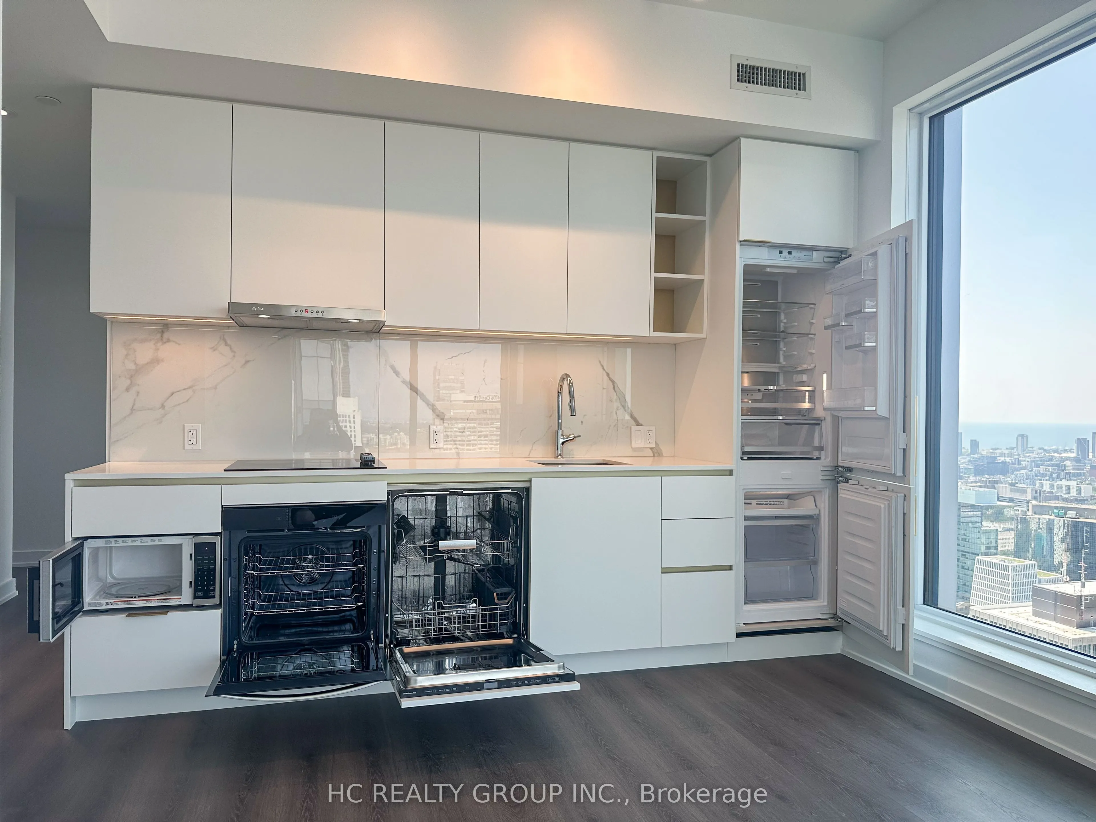 8 Wellesley Street W, #5903