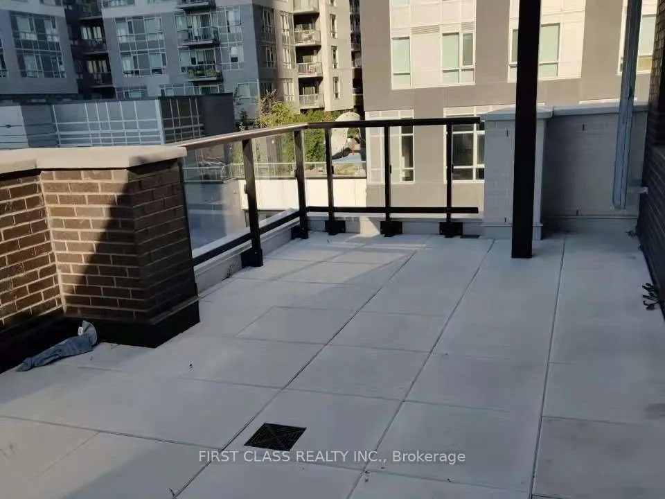 100 River Street W, #Th08