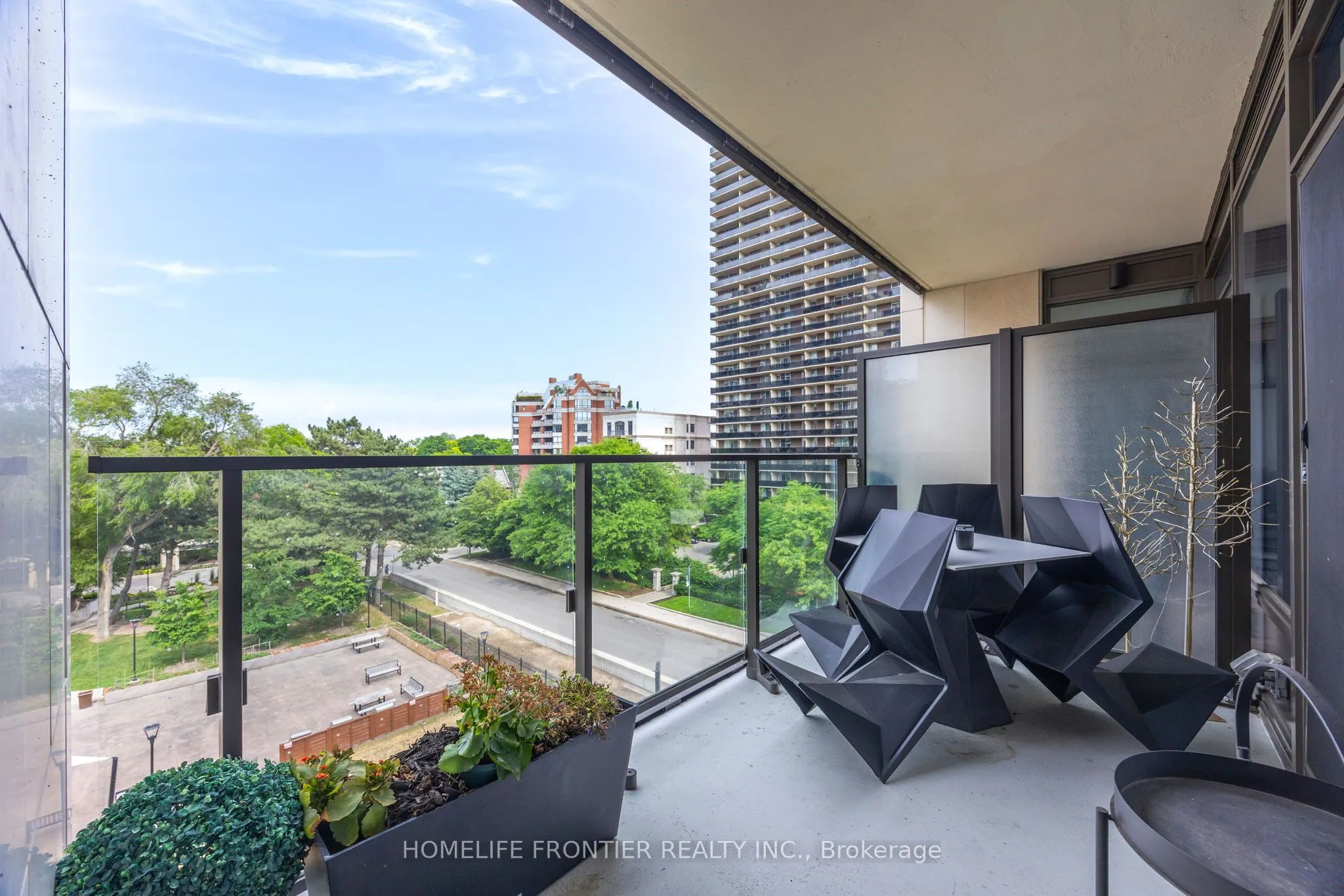 6 Jackes Avenue, #401