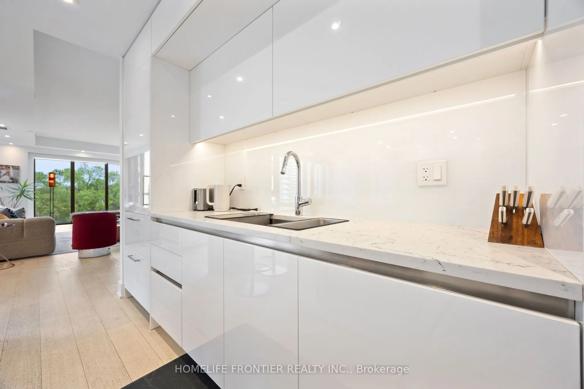6 Jackes Avenue, #401