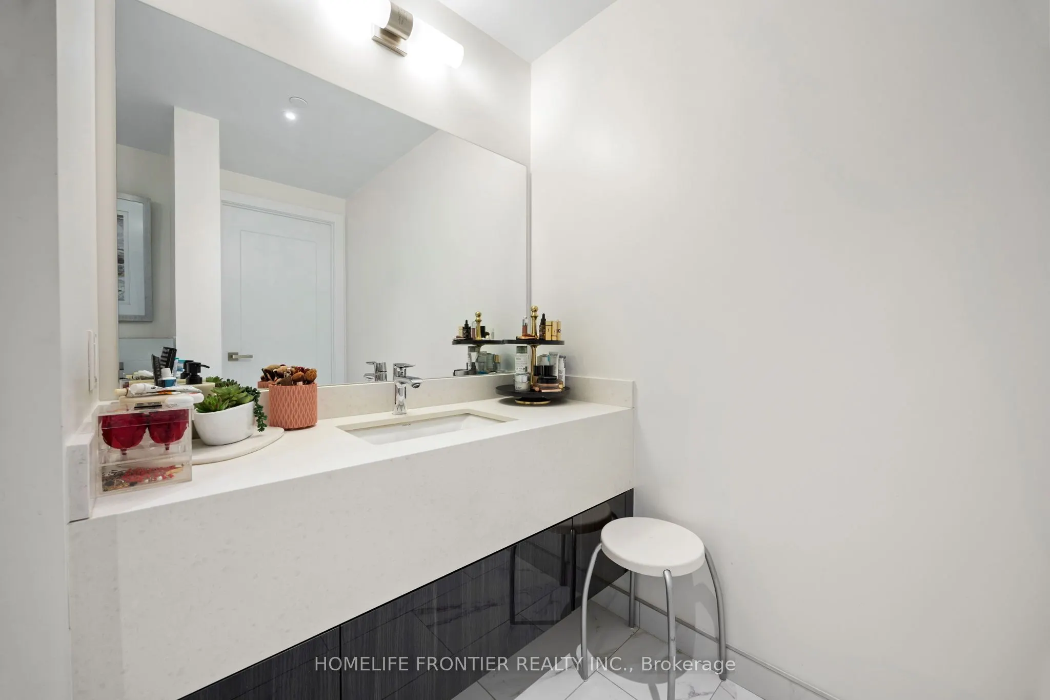 6 Jackes Avenue, #401