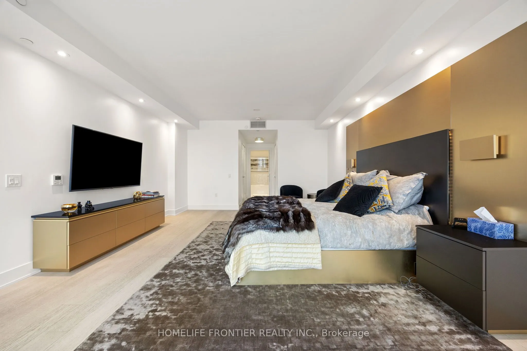 6 Jackes Avenue, #401