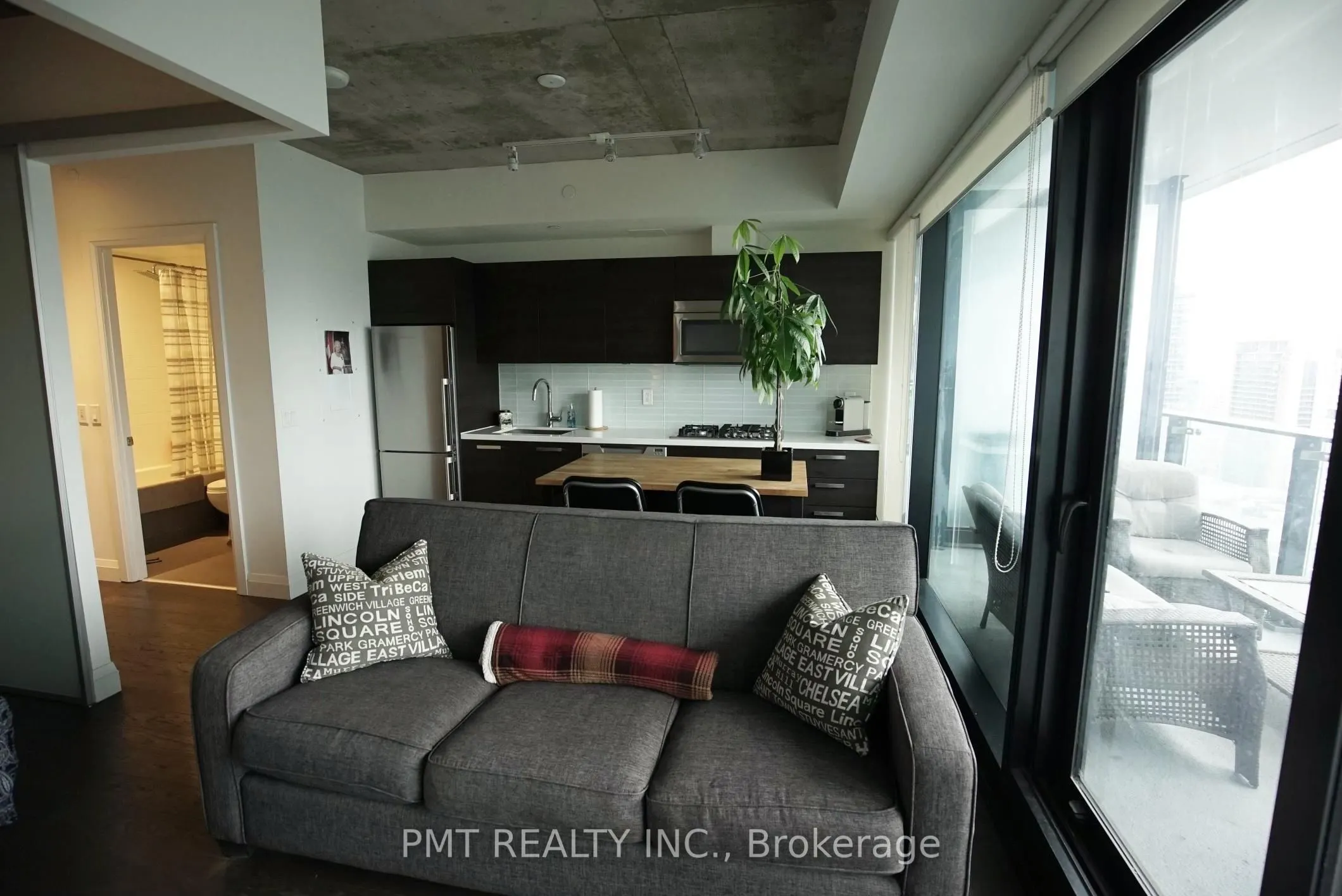 224 King Street W, #2702