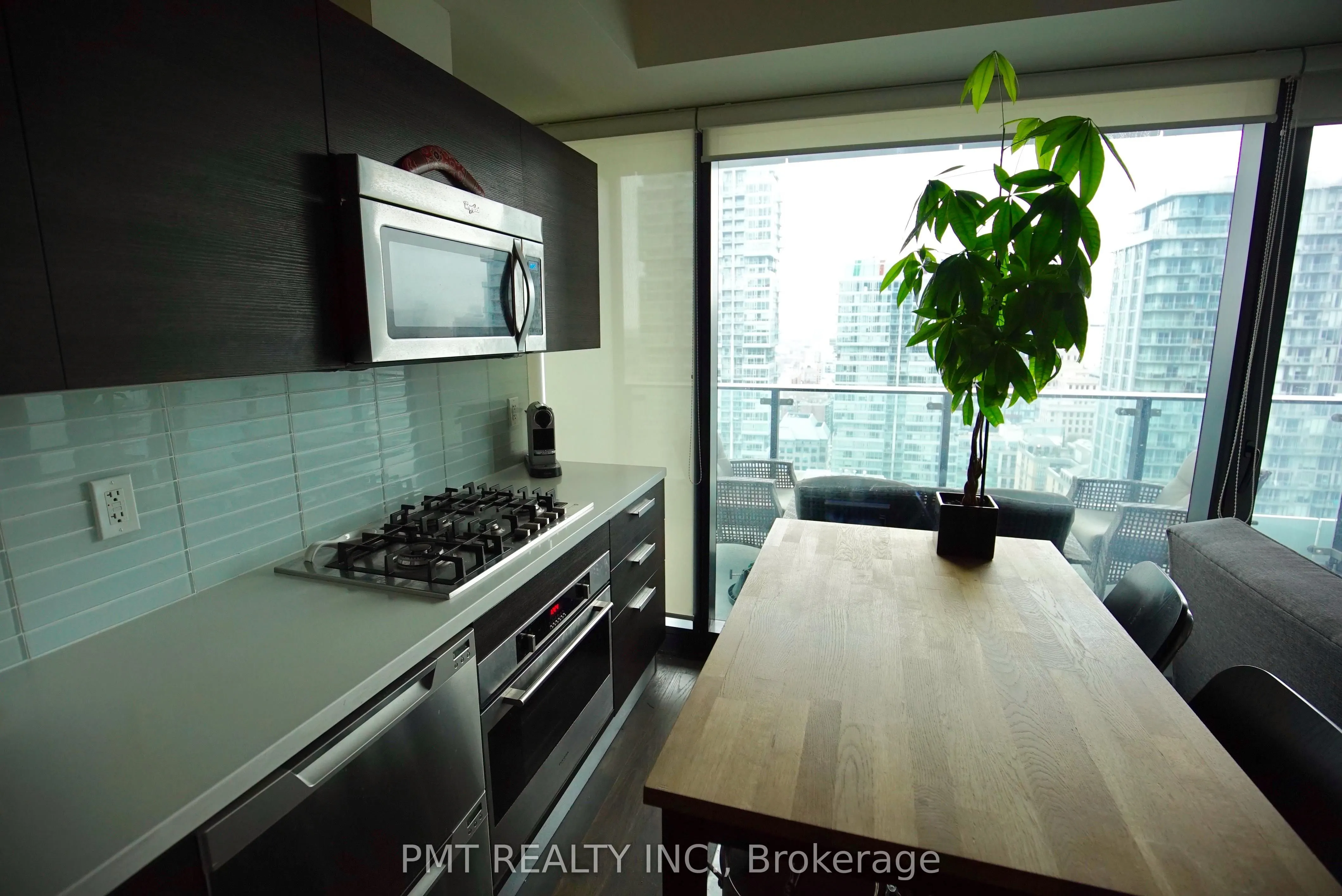 224 King Street W, #2702