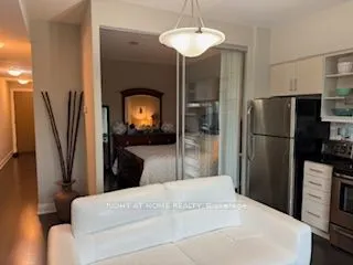 160 Vanderhoof Avenue, #302