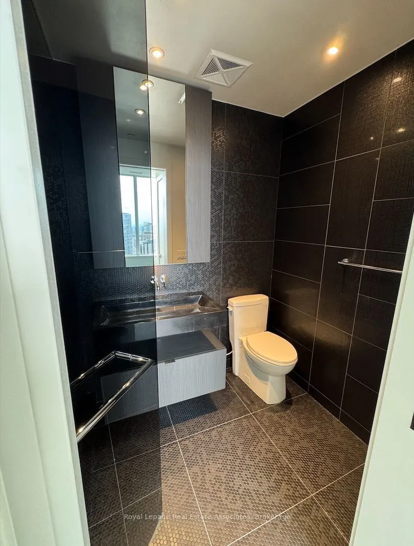 11 Yorkville Avenue, #2909