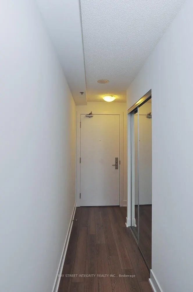 318 Richmond Street W, #915