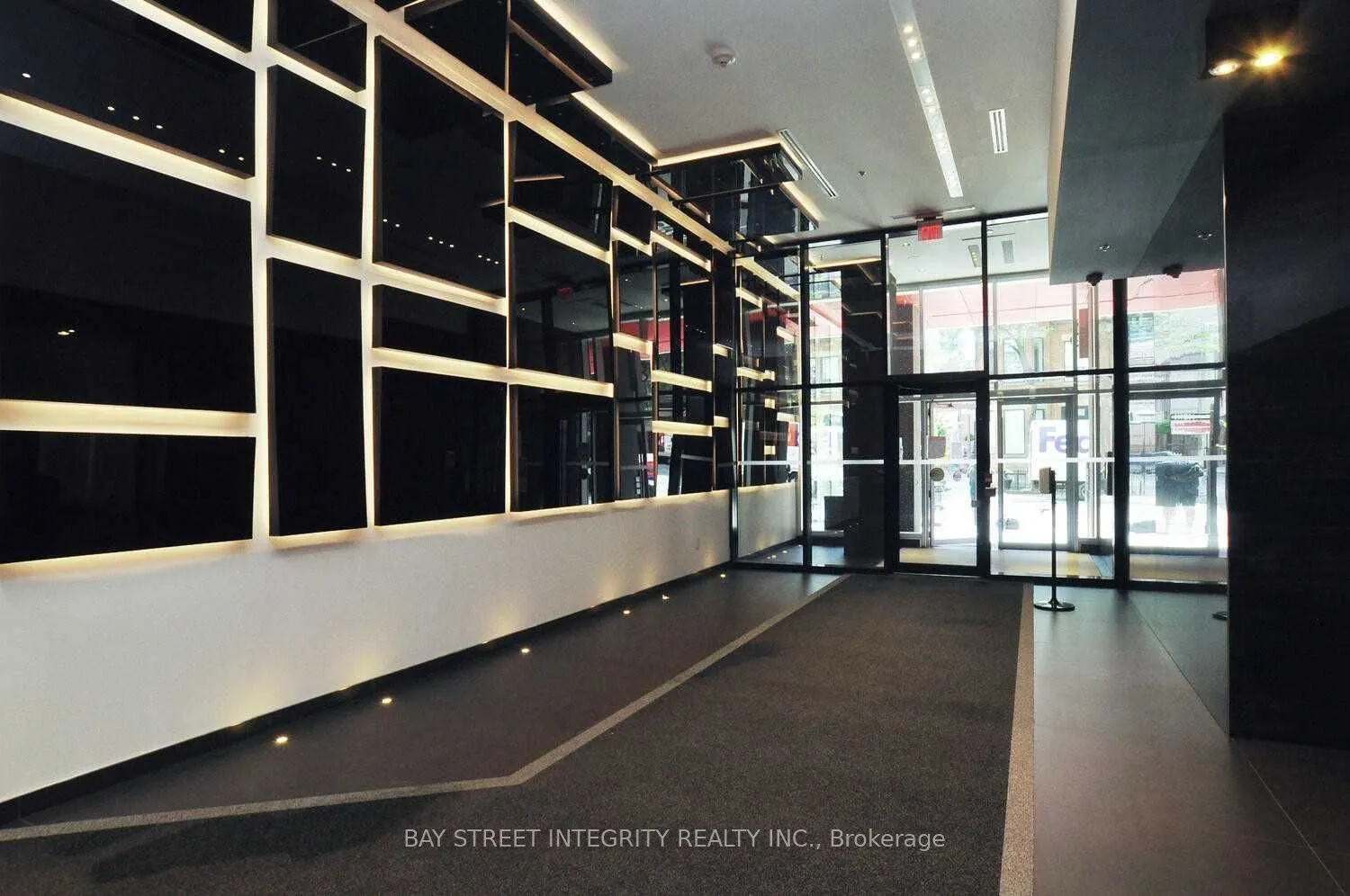 318 Richmond Street W, #915