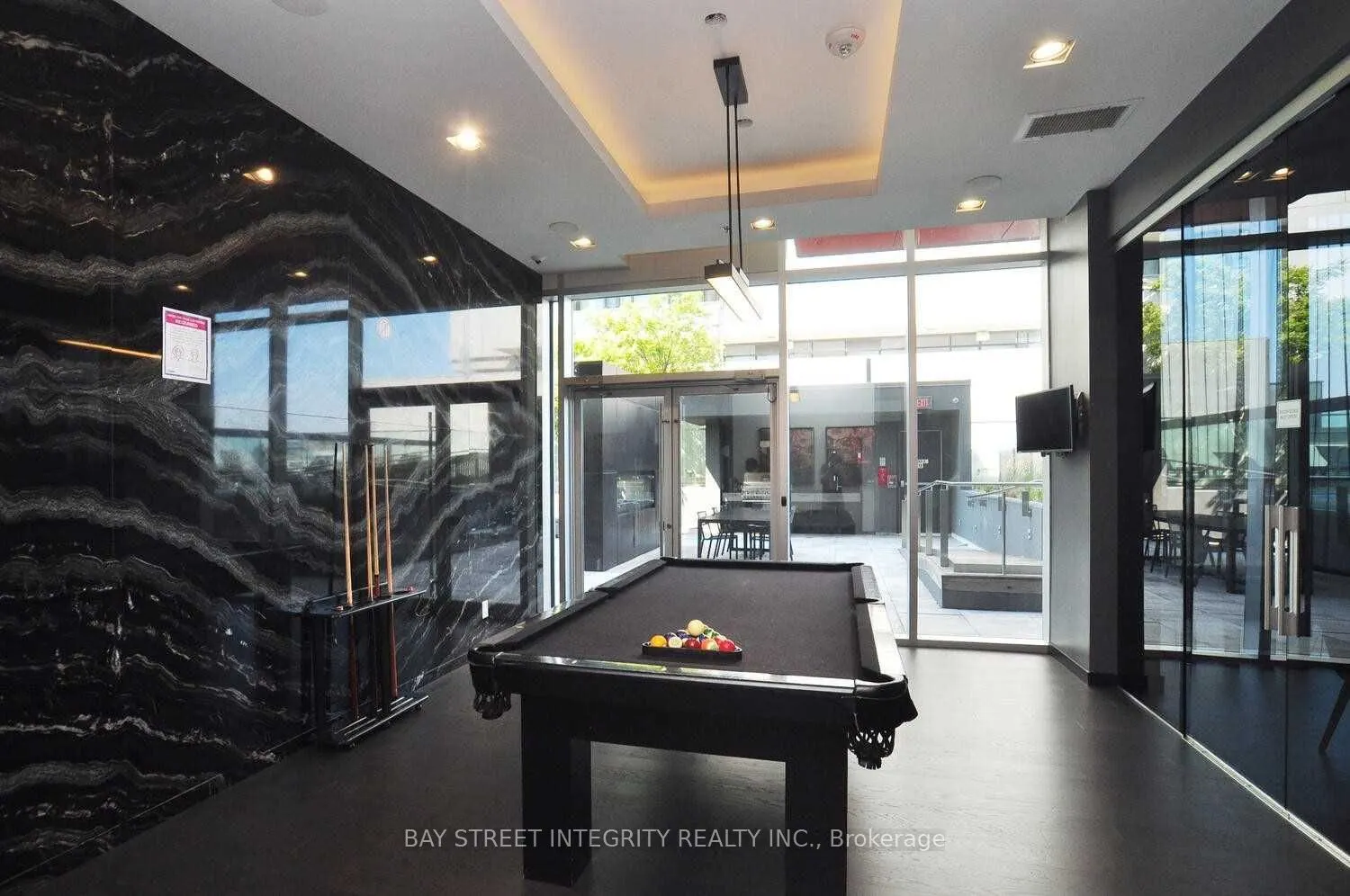 318 Richmond Street W, #915