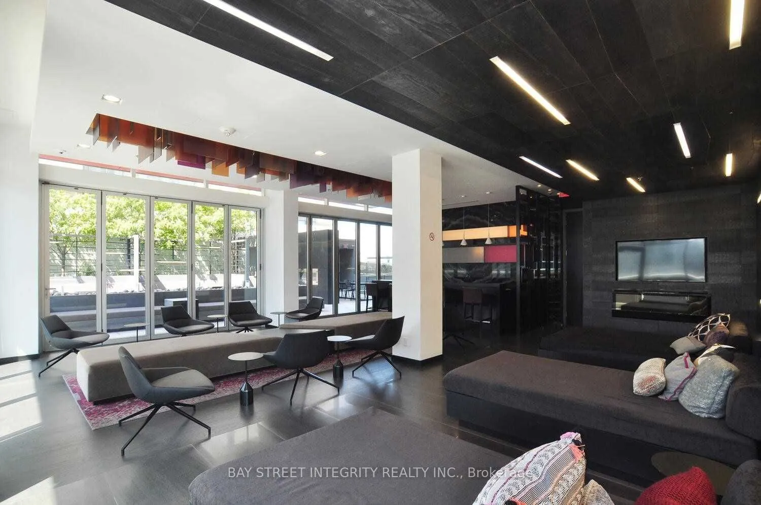 318 Richmond Street W, #915