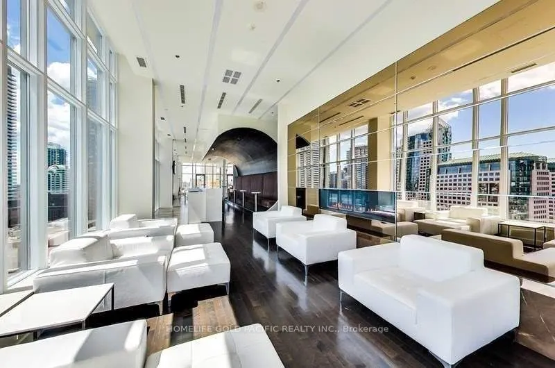 126 Simcoe Street, #311