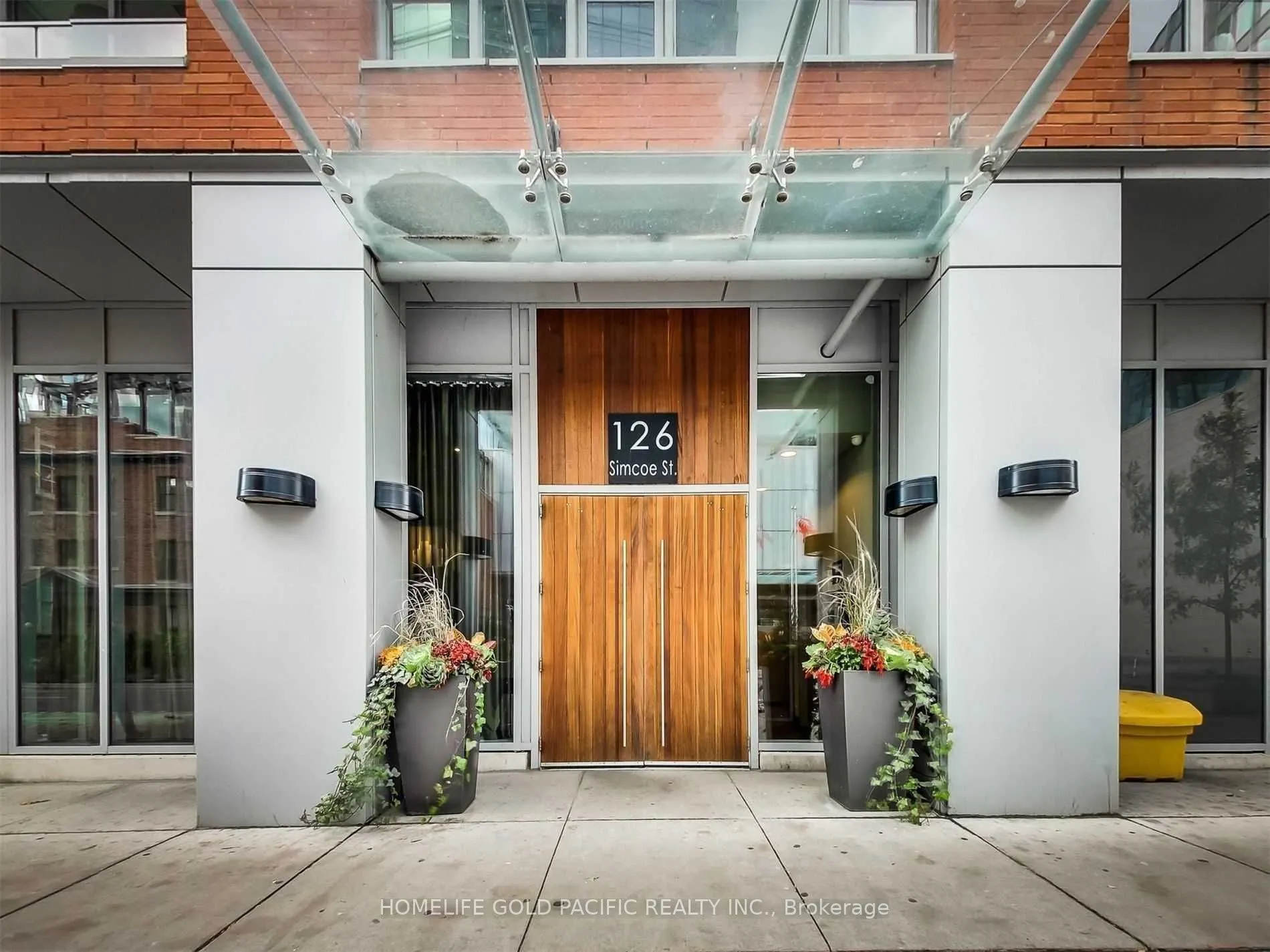 126 Simcoe Street, #311