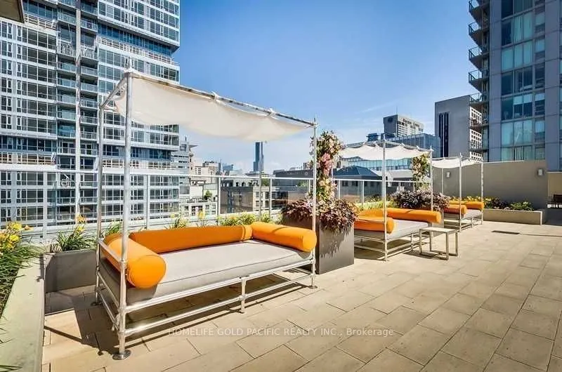 126 Simcoe Street, #311
