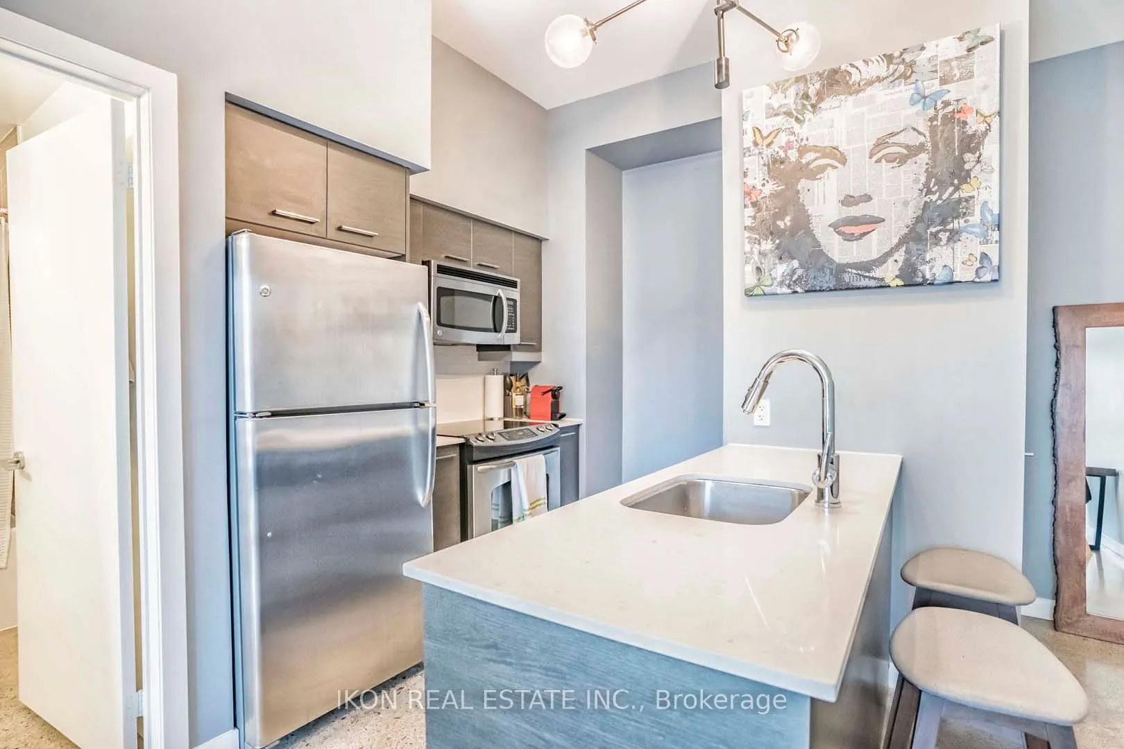 510 King Street E, #202