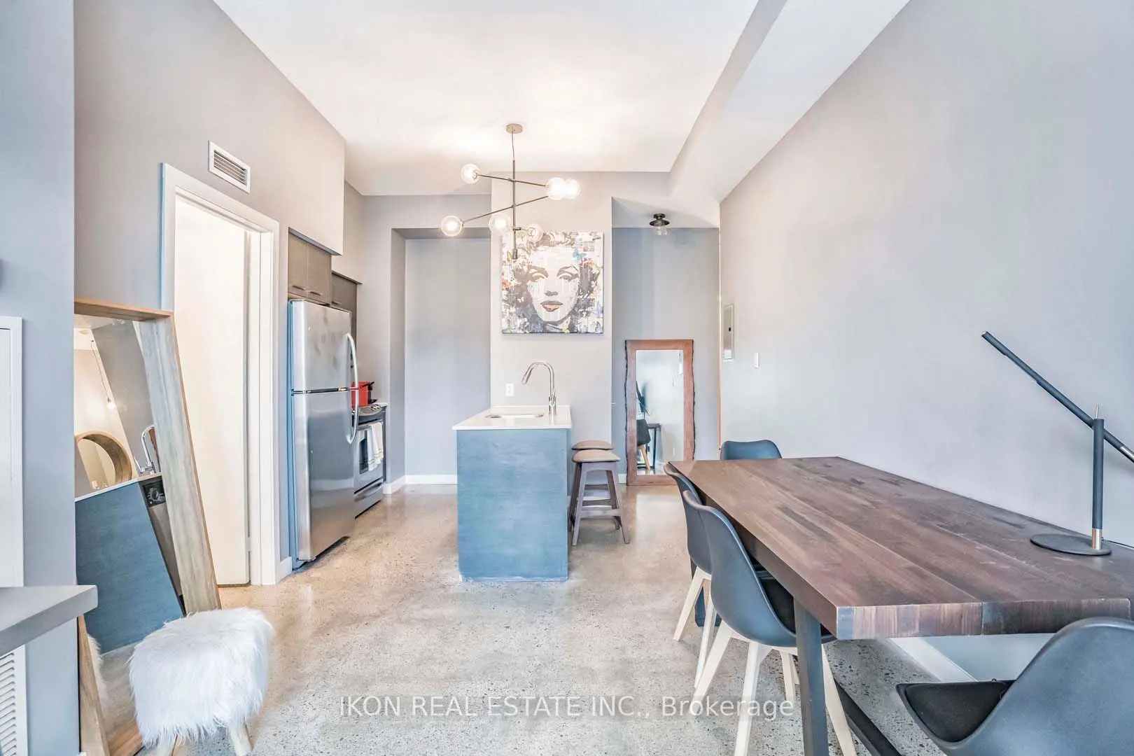 510 King Street E, #202